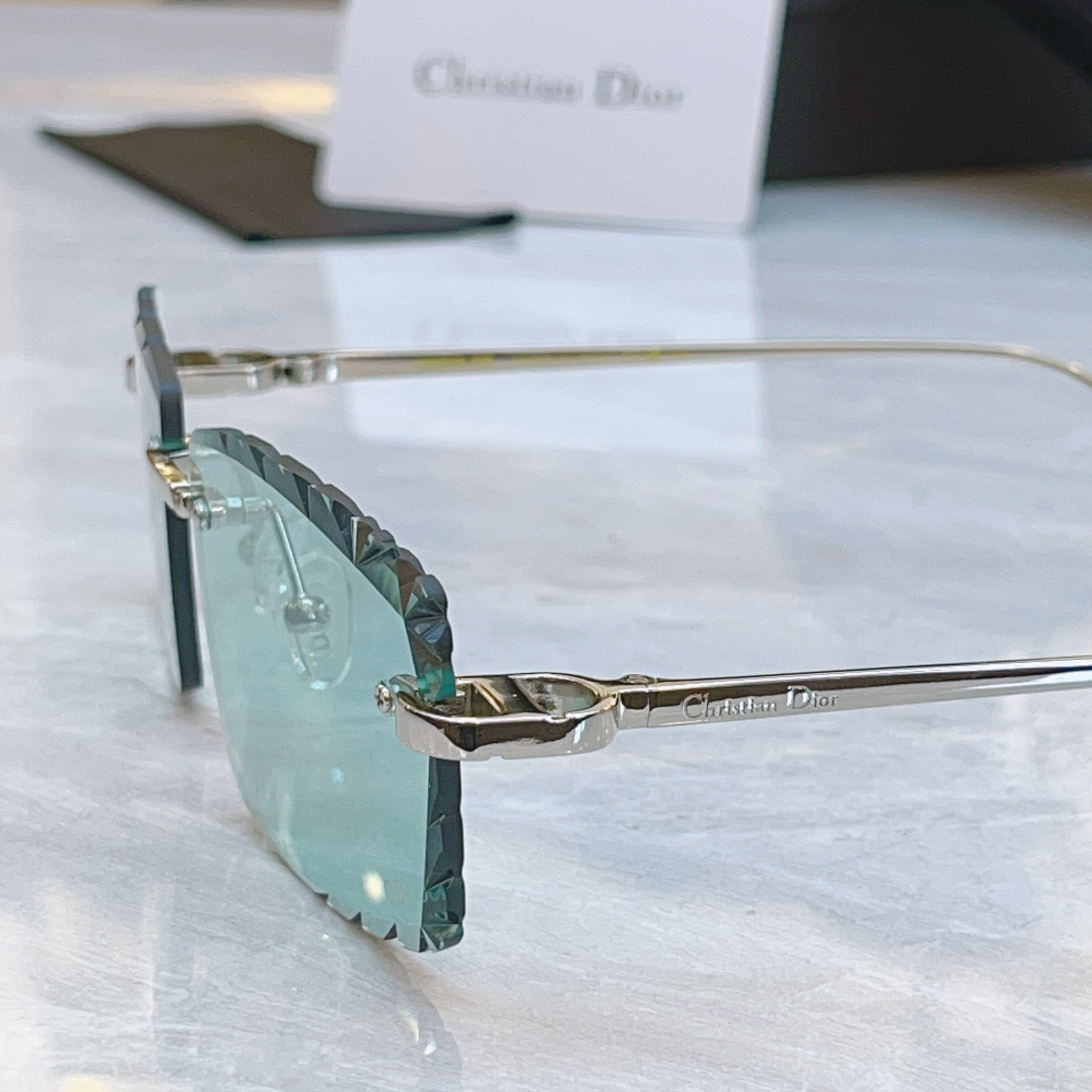 ，【DIO* 】迪*奥新款太阳镜，MODEL：DSGTA57UCR，SIZE：59口20-138