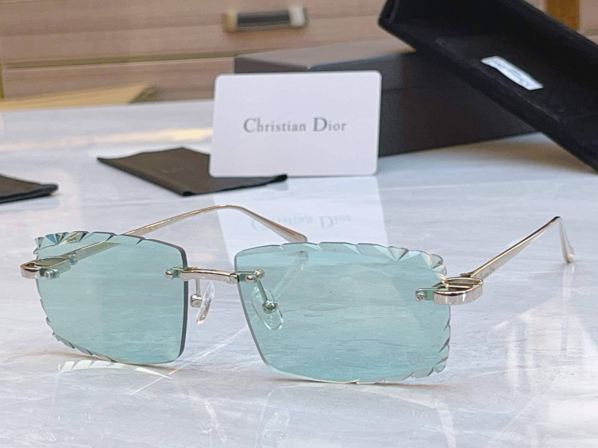 ，【DIO* 】迪*奥新款太阳镜，MODEL：DSGTA57UCR，SIZE：59口20-138