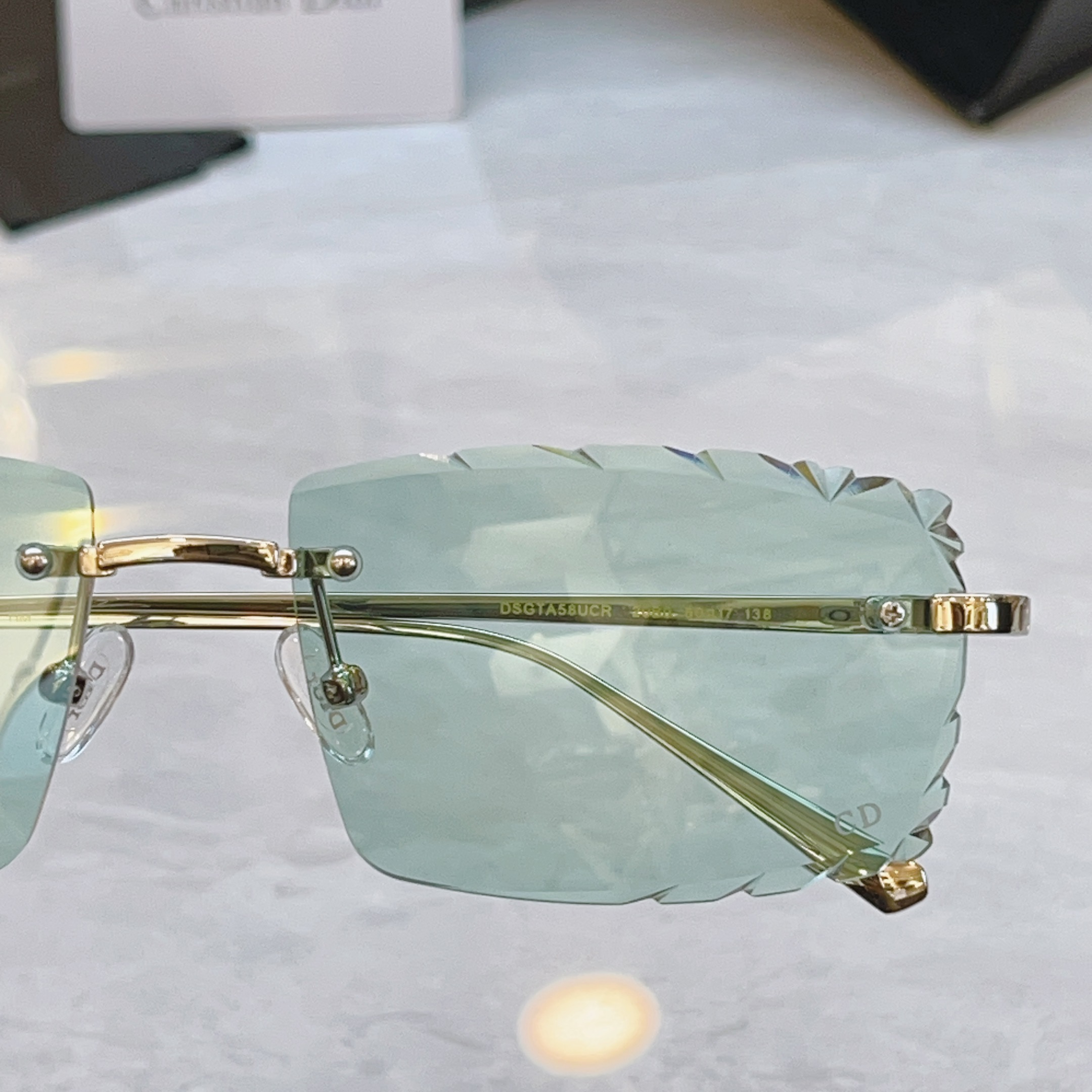 ，【DIO* 】迪*奥新款太阳镜，MODEL：DSGTA57UCR，SIZE：59口20-138