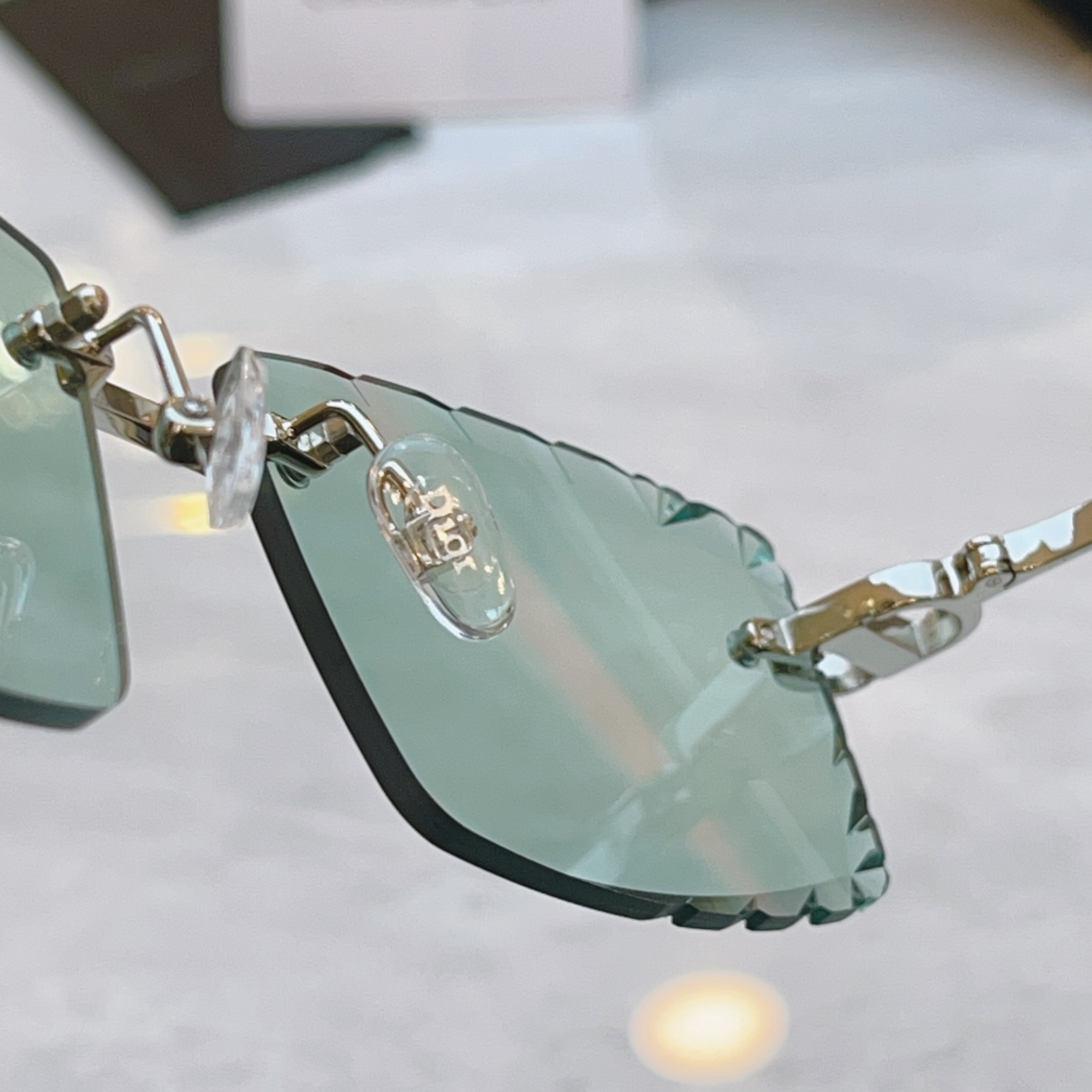 ，【DIO* 】迪*奥新款太阳镜，MODEL：DSGTA57UCR，SIZE：59口20-138