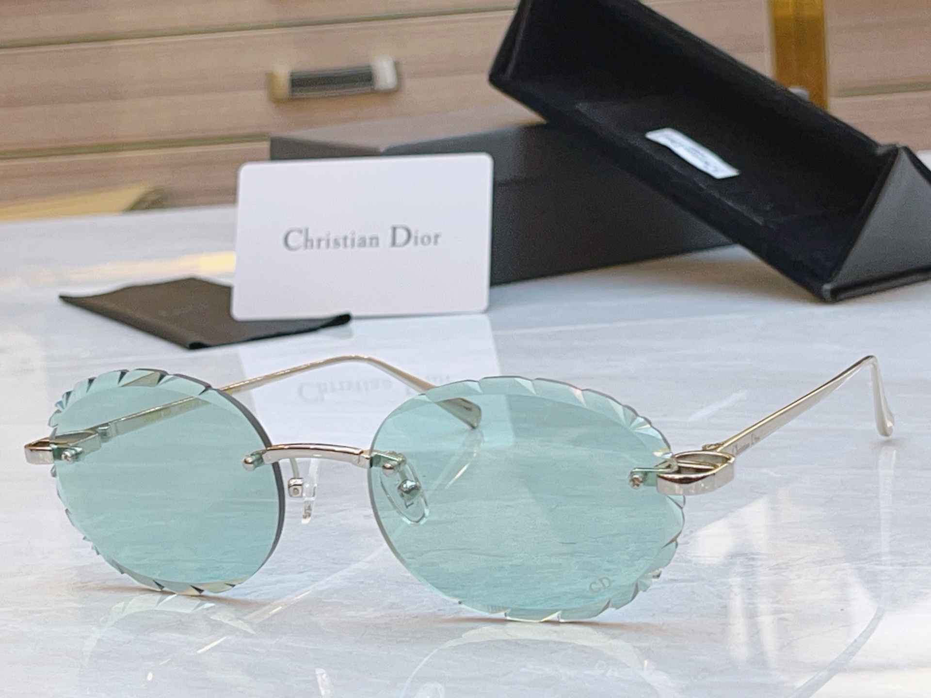 ，【DIO* 】迪*奥新款太阳镜，MODEL：DSGTA56UCR，SIZE：60口17-138