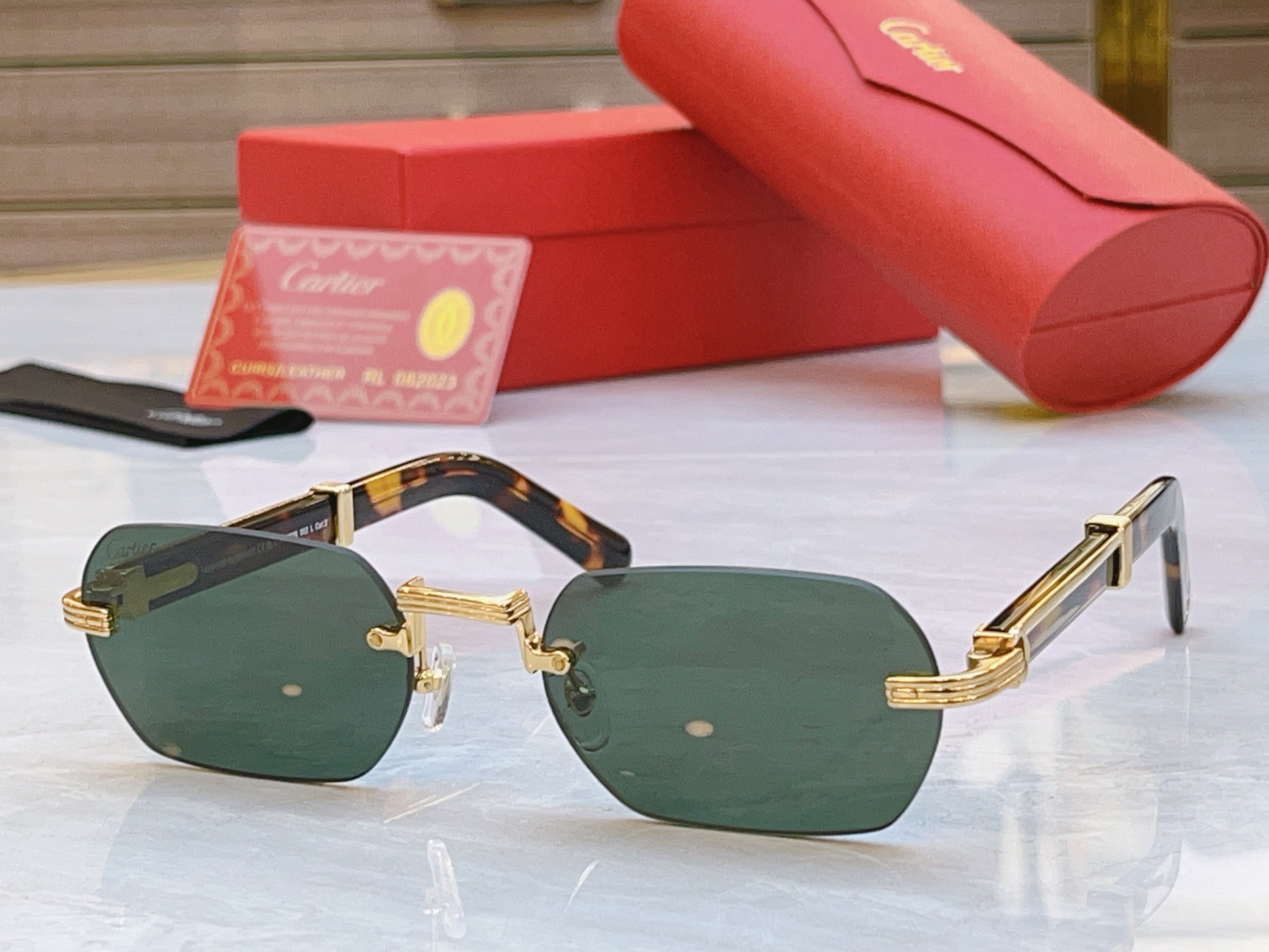 ，【CARTIE*】卡地*亚新款太阳镜，Mod:CT0362S，Size:55口23-145