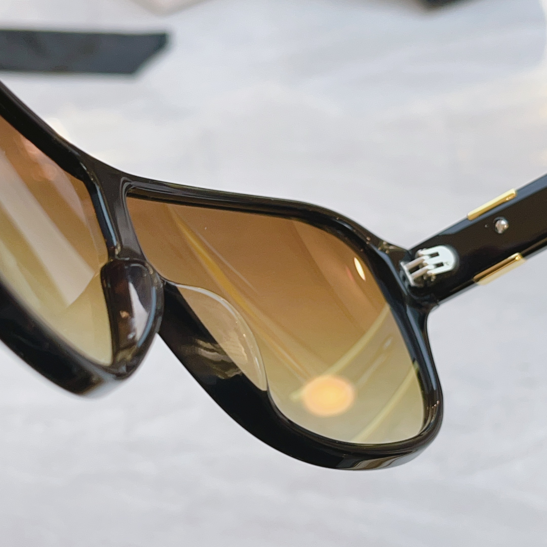 ，【RAL RALPH LAURE*】拉夫劳*新款太阳镜，MODEL：RL8214U，SIZE：130口