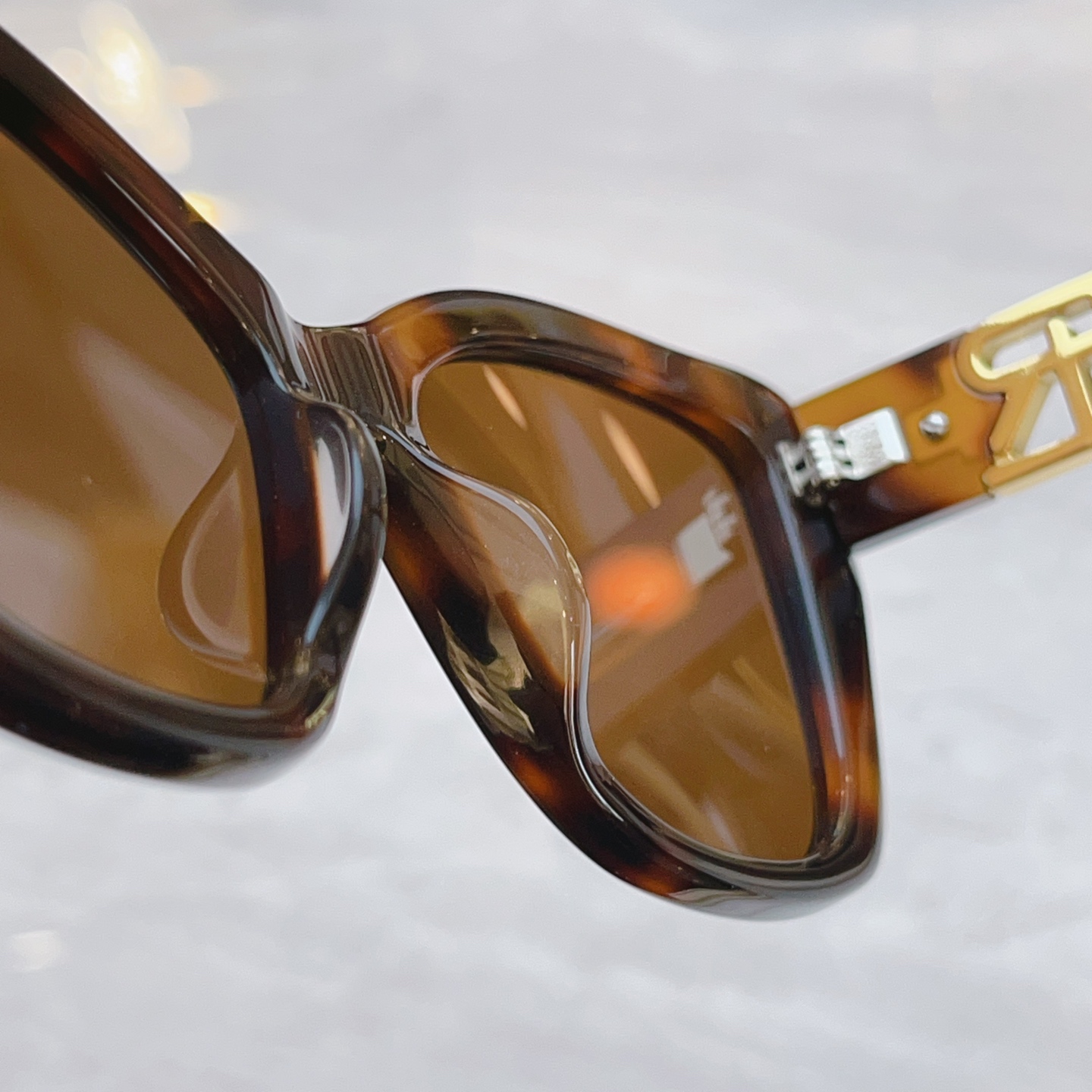 ，【RAL RALPH LAURE*】拉夫劳*新款太阳镜，MODEL：RL8216U，SIZE：55口1