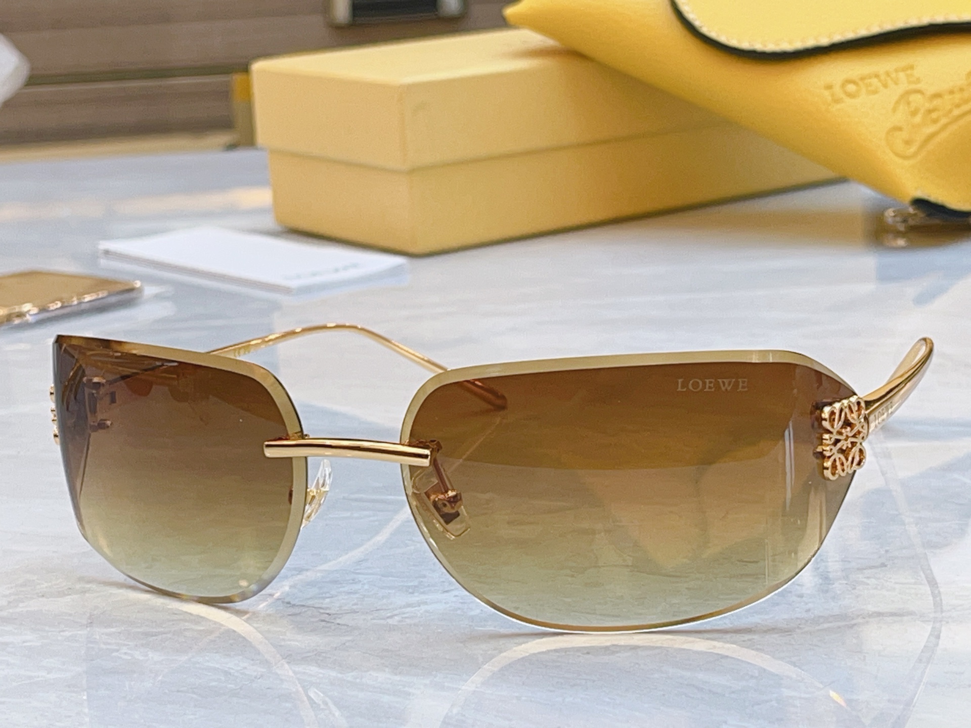 ，【LOEW*】罗意*威新款太阳镜，MODEL：LW5140S，SIZE：62口18-130