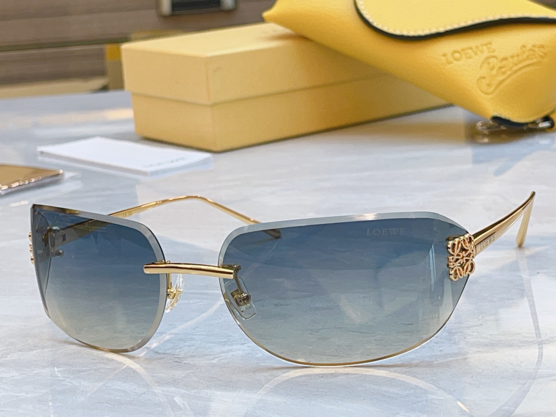 ，【LOEW*】罗意*威新款太阳镜，MODEL：LW5140S，SIZE：62口18-130