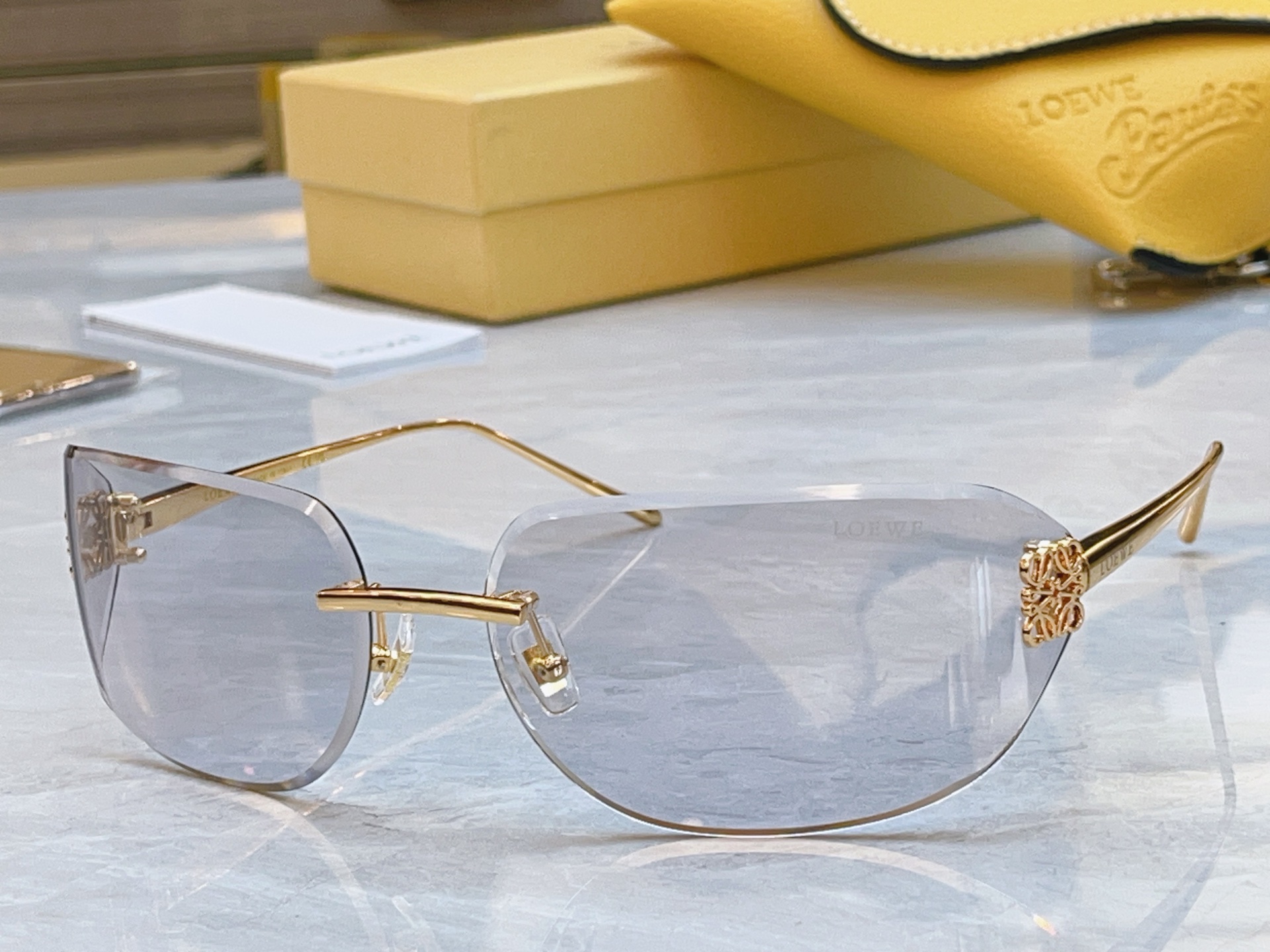 ，【LOEW*】罗意*威新款太阳镜，MODEL：LW5140S，SIZE：62口18-130