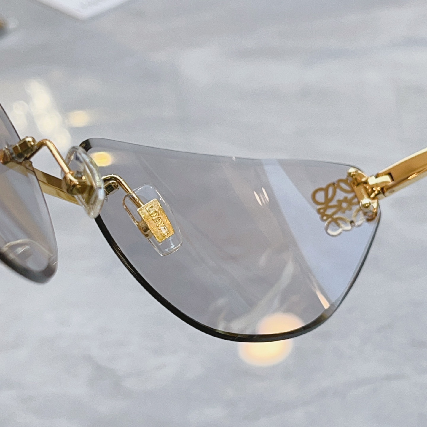 ，【LOEW*】罗意*威新款太阳镜，MODEL：LW5140S，SIZE：62口18-130