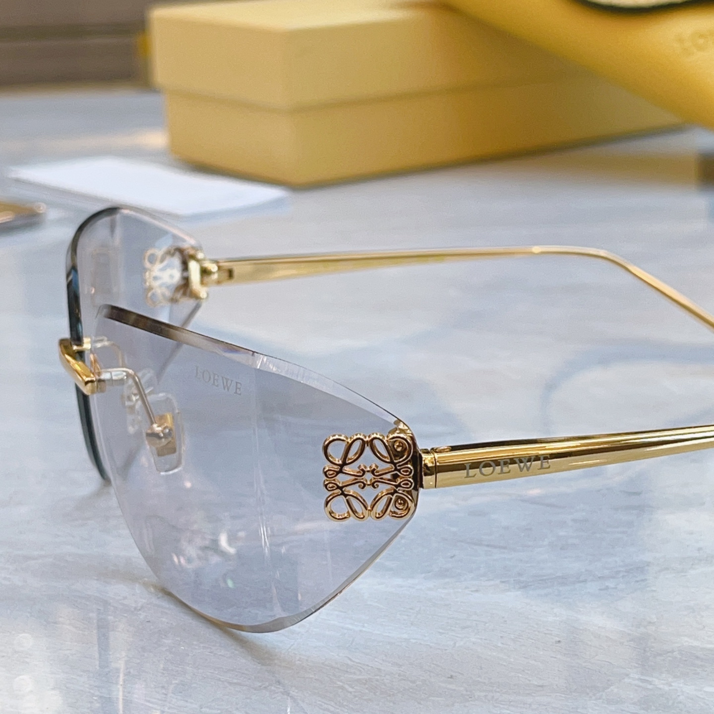 ，【LOEW*】罗意*威新款太阳镜，MODEL：LW5140S，SIZE：62口18-130