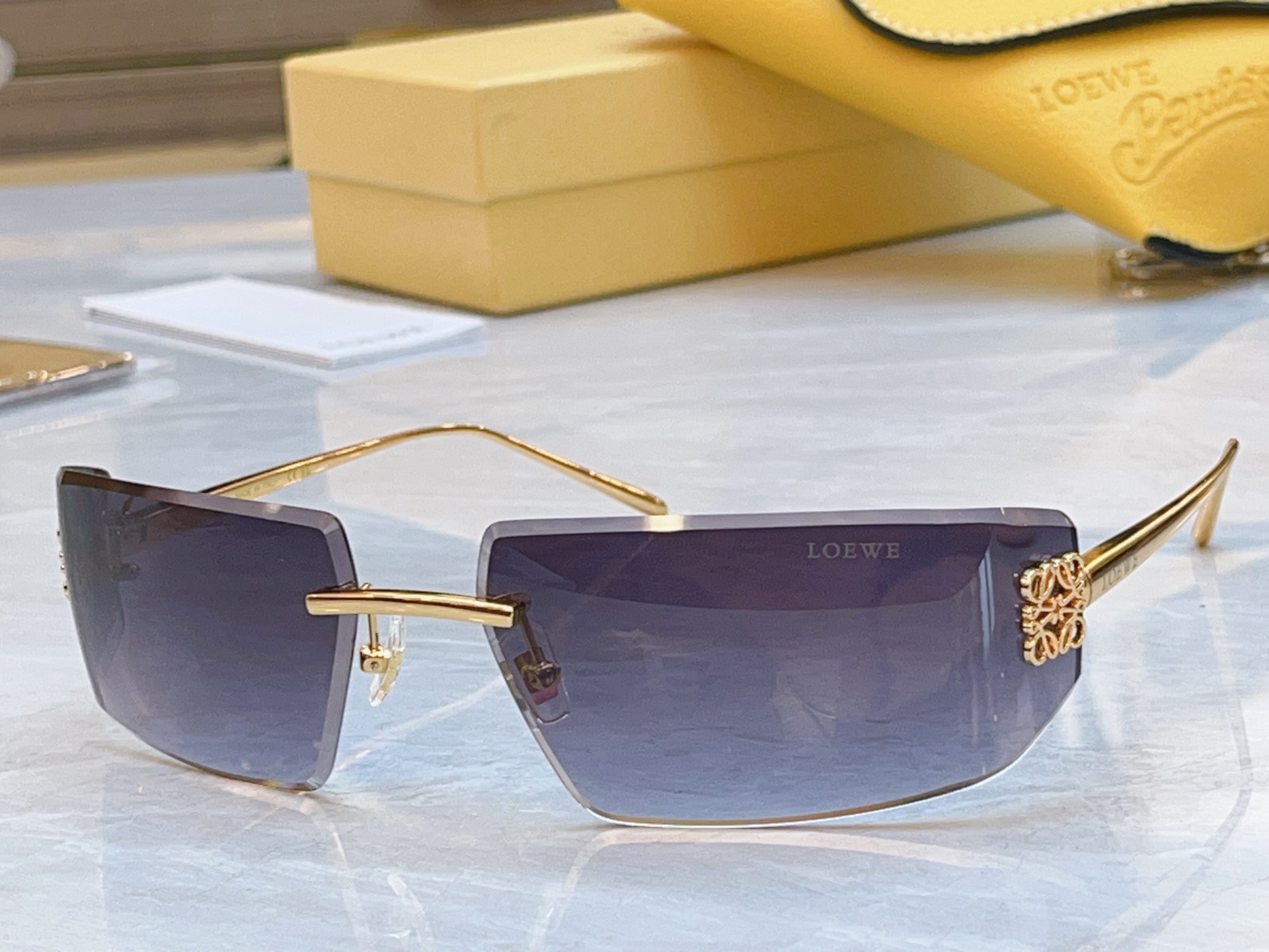 ，【LOEW*】罗意*威新款太阳镜，MODEL：LW5139S，SIZE：62口18-130