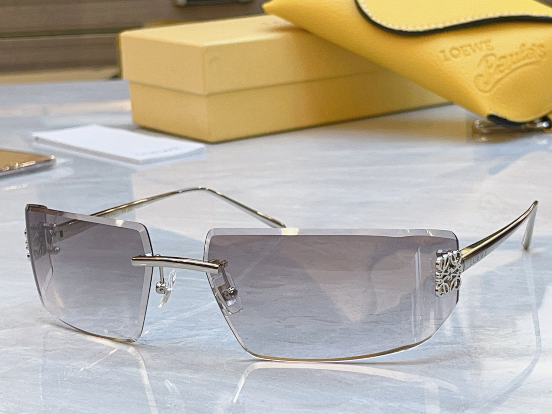 ，【LOEW*】罗意*威新款太阳镜，MODEL：LW5139S，SIZE：62口18-130