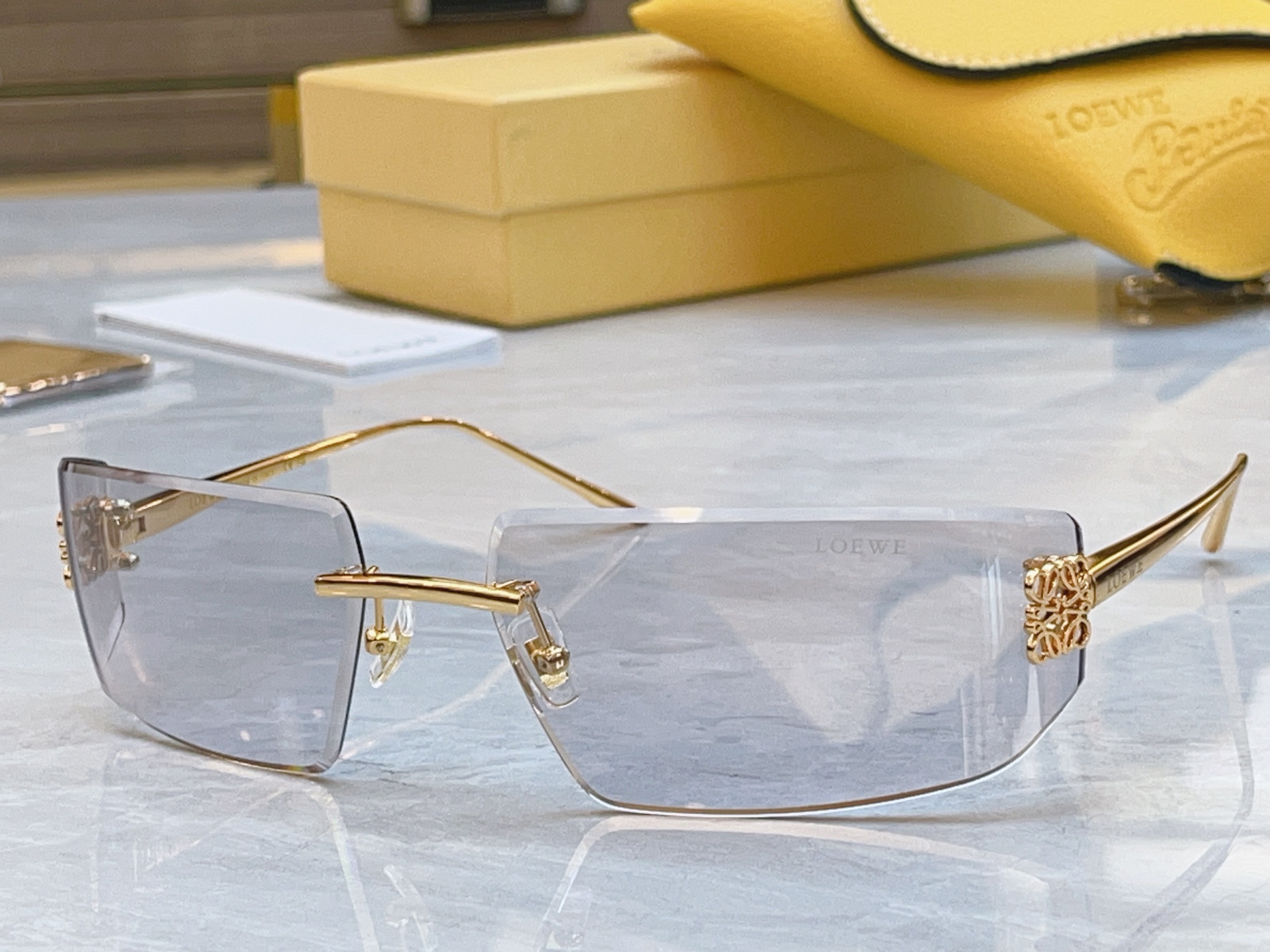 ，【LOEW*】罗意*威新款太阳镜，MODEL：LW5139S，SIZE：62口18-130