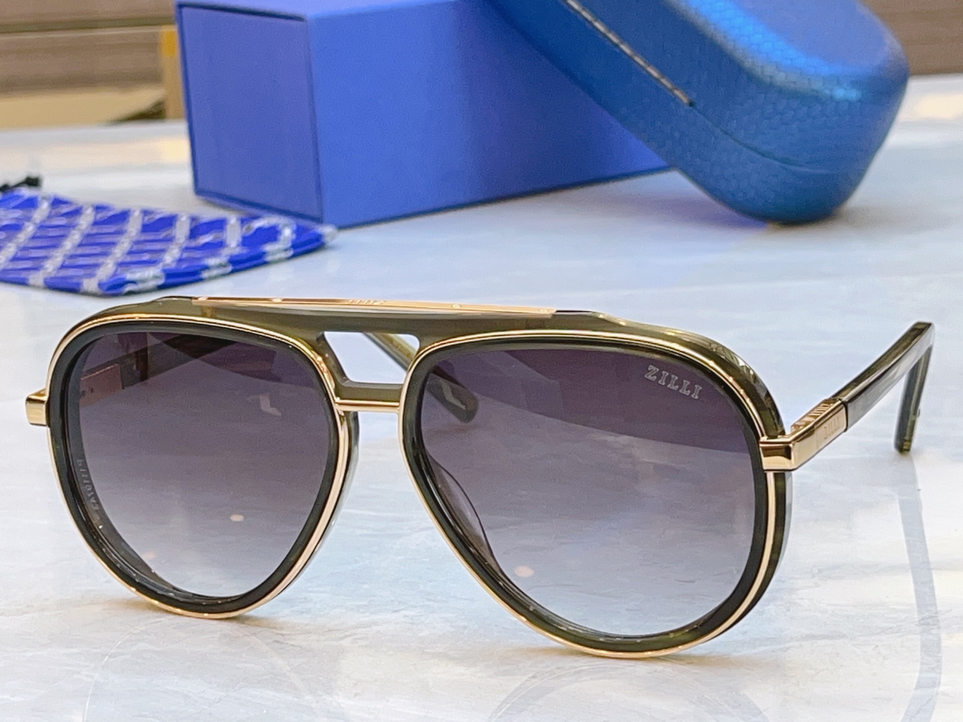 ，【ZEIZ*】蔡*司新款太阳镜，MODEL：ZI80125，SIZE：60口15-143