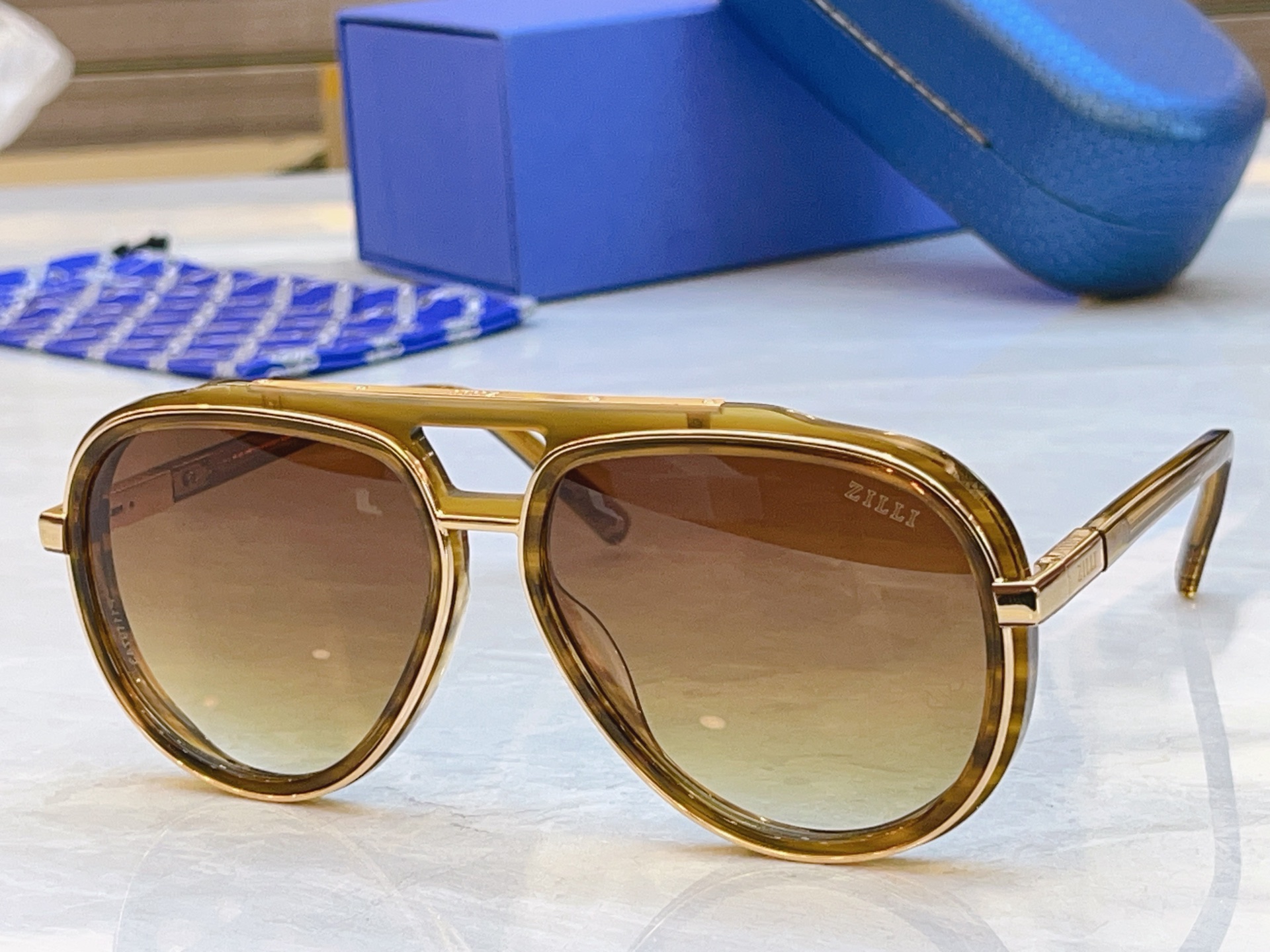 ，【ZEIZ*】蔡*司新款太阳镜，MODEL：ZI80125，SIZE：60口15-143