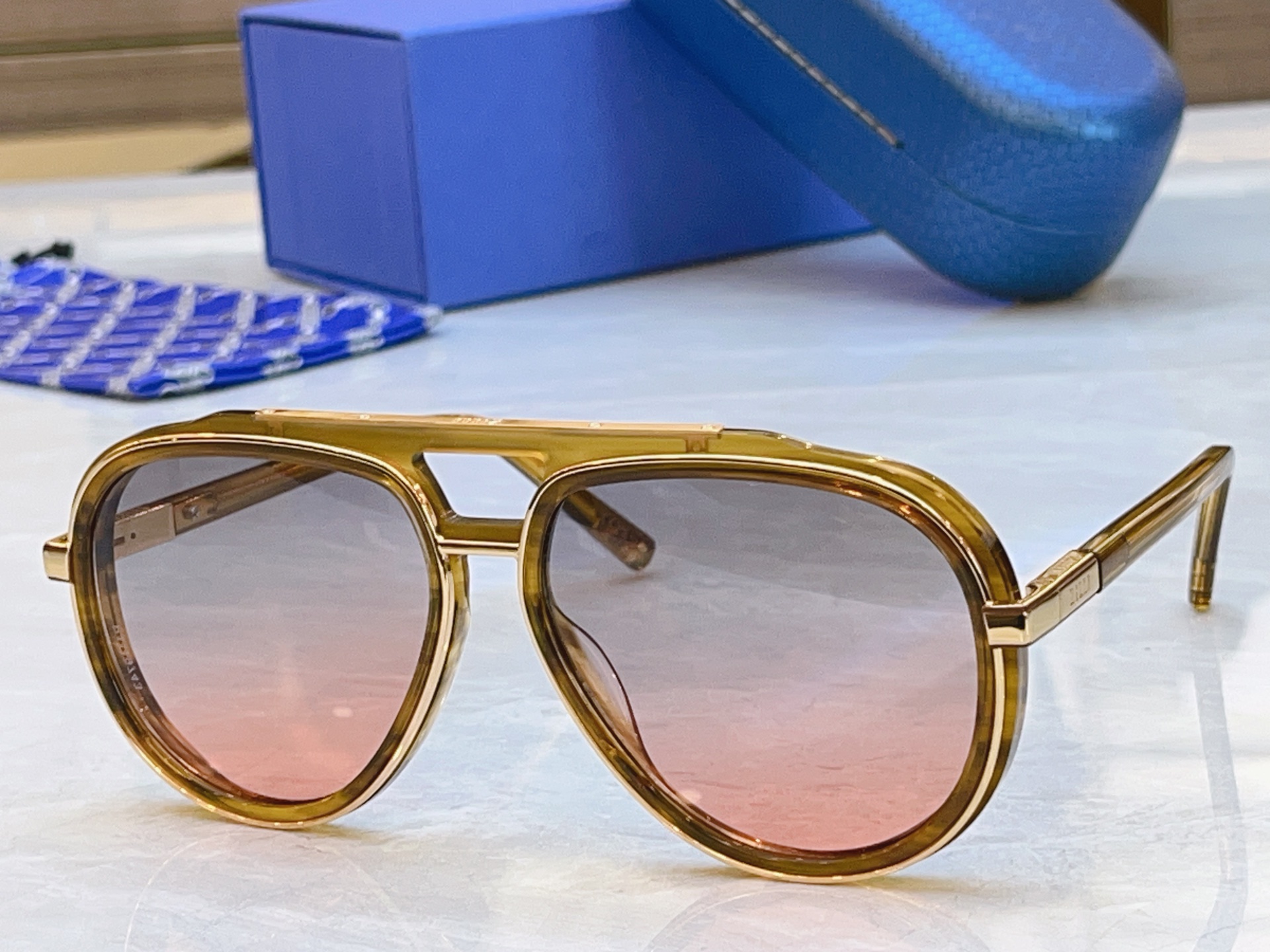 ，【ZEIZ*】蔡*司新款太阳镜，MODEL：ZI80125，SIZE：60口15-143