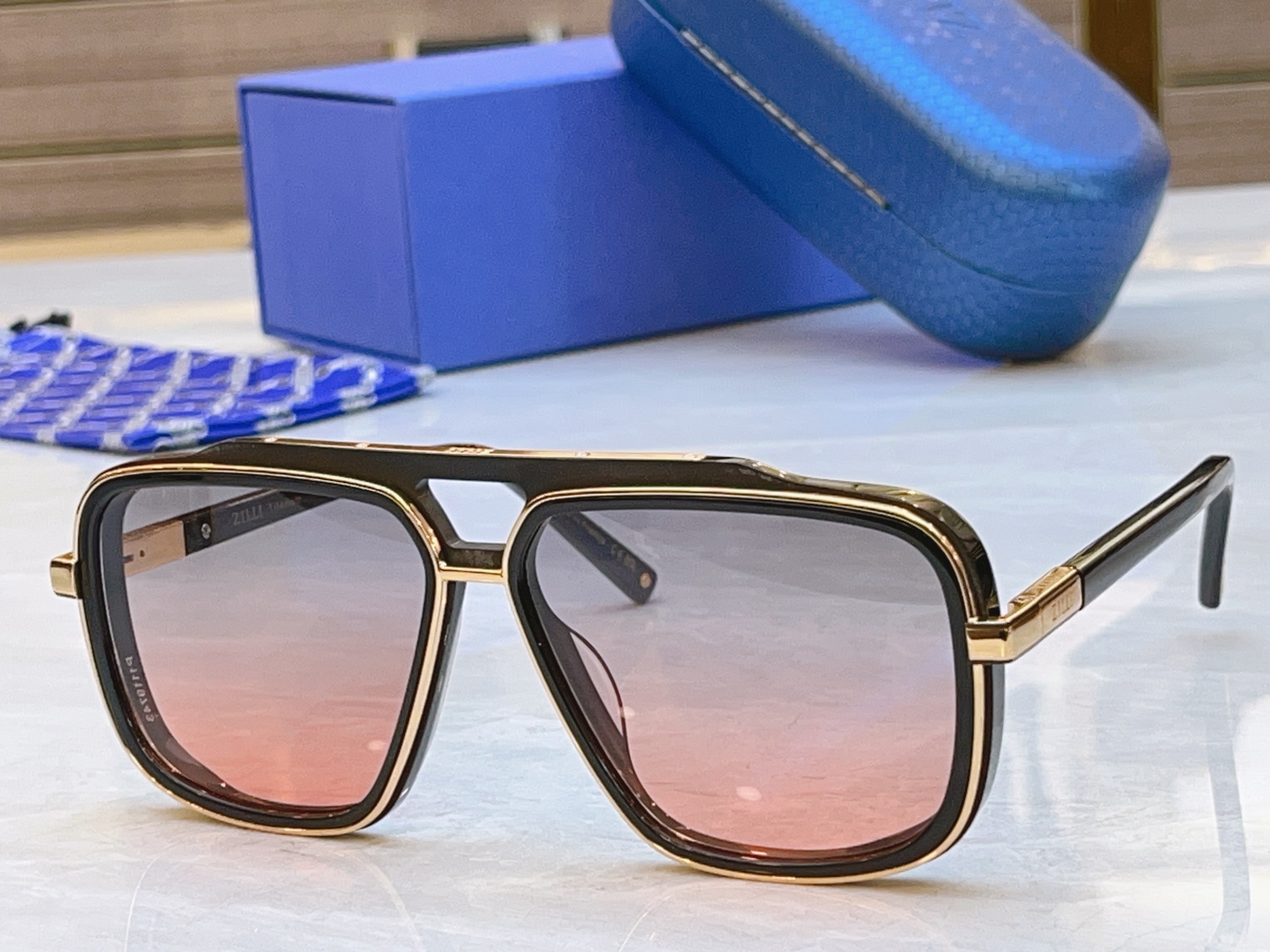 ，【ZEIZ*】蔡*司新款太阳镜，MODEL：ZI65065，SIZE：61口14-143