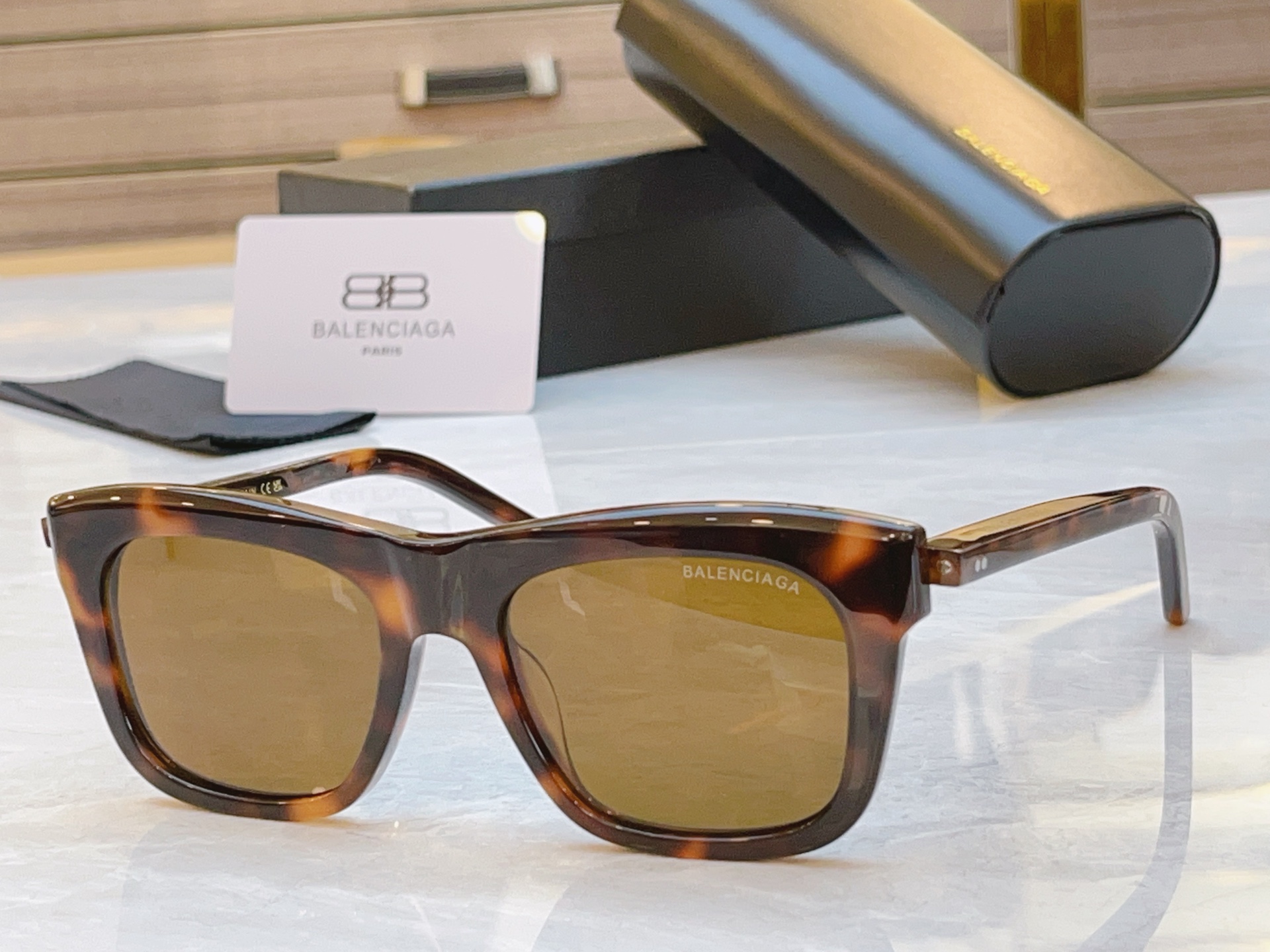 ，【BALENCIAG*】巴黎*世家新款太阳镜，MODEL：BB04004，SIZE：53口19-140