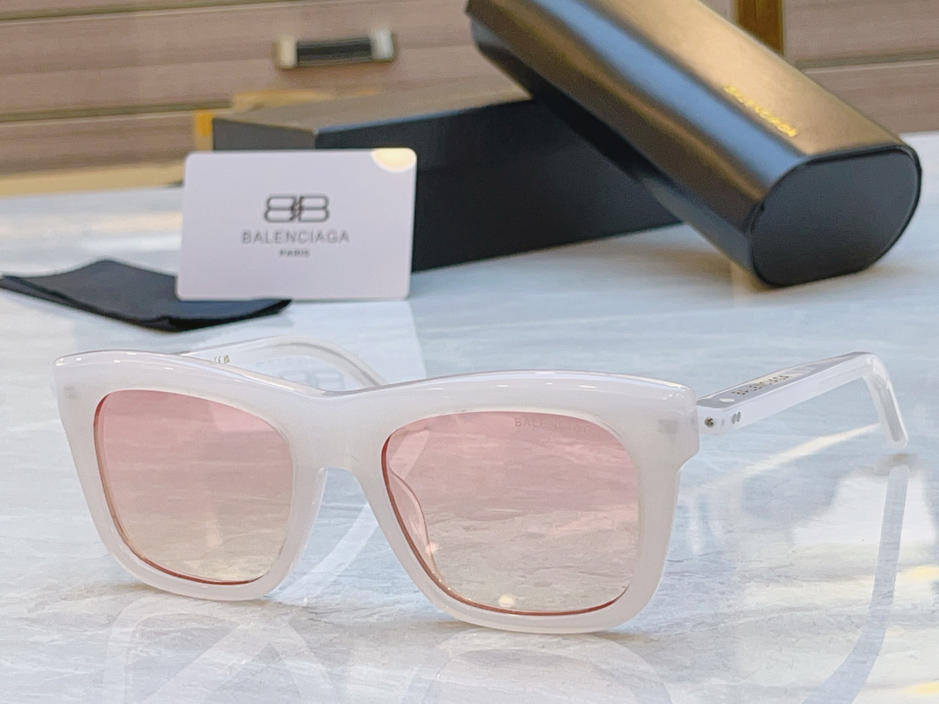 ，【BALENCIAG*】巴黎*世家新款太阳镜，MODEL：BB04004，SIZE：53口19-140