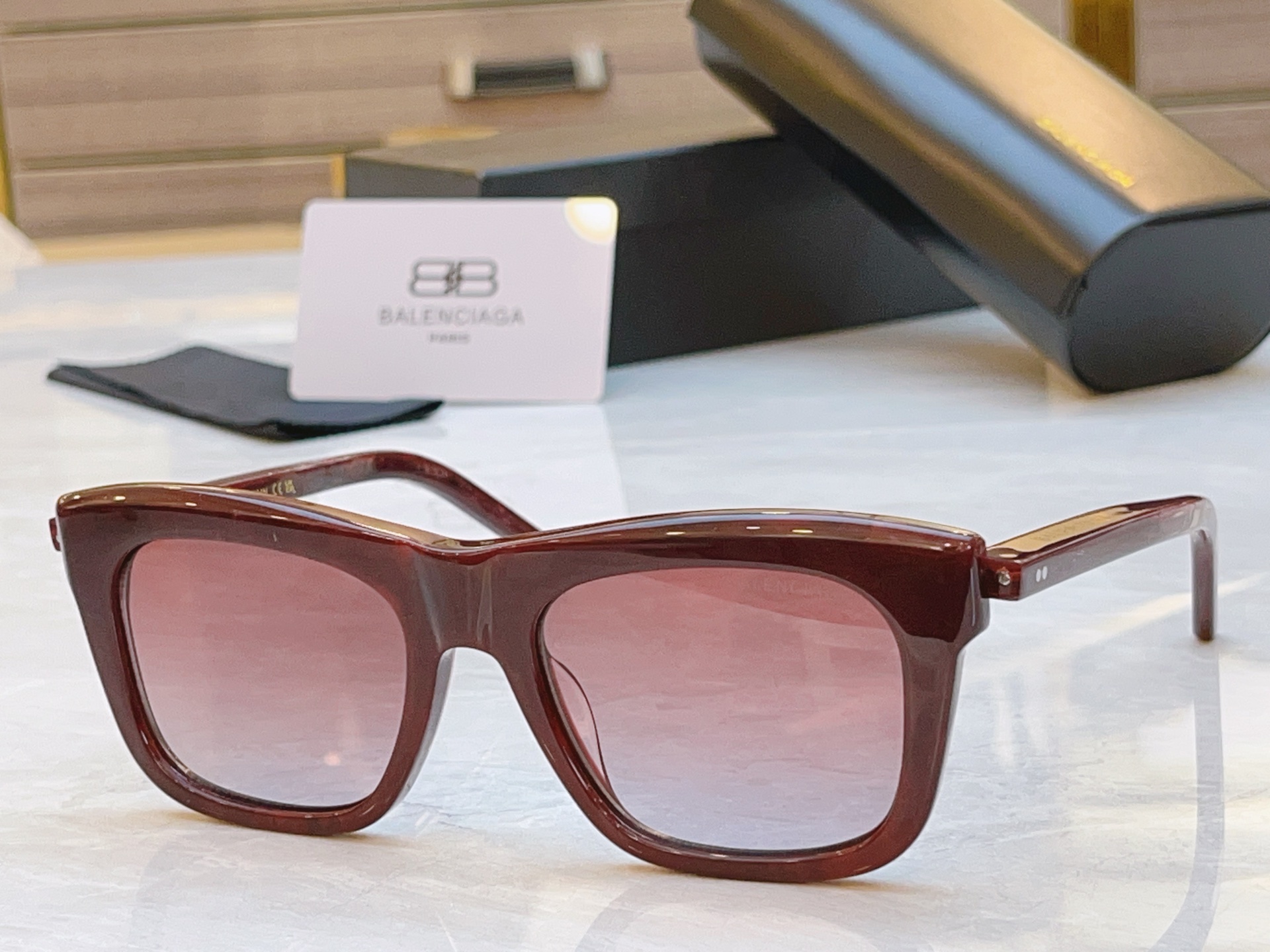 ，【BALENCIAG*】巴黎*世家新款太阳镜，MODEL：BB04004，SIZE：53口19-140