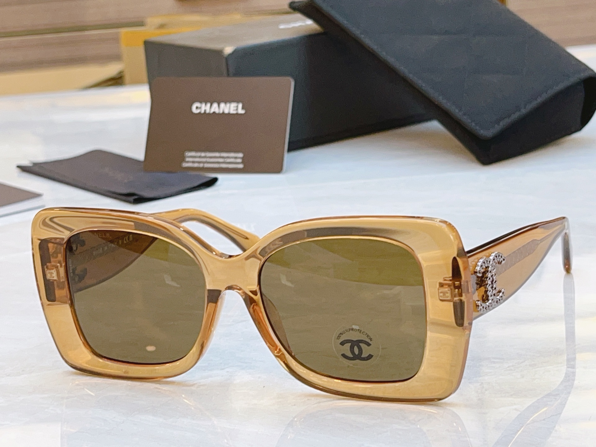 ，【CHANE*】香奈儿新款太阳镜🕶️🕶️，MODEL：CH5555，SIZE：54口19-145