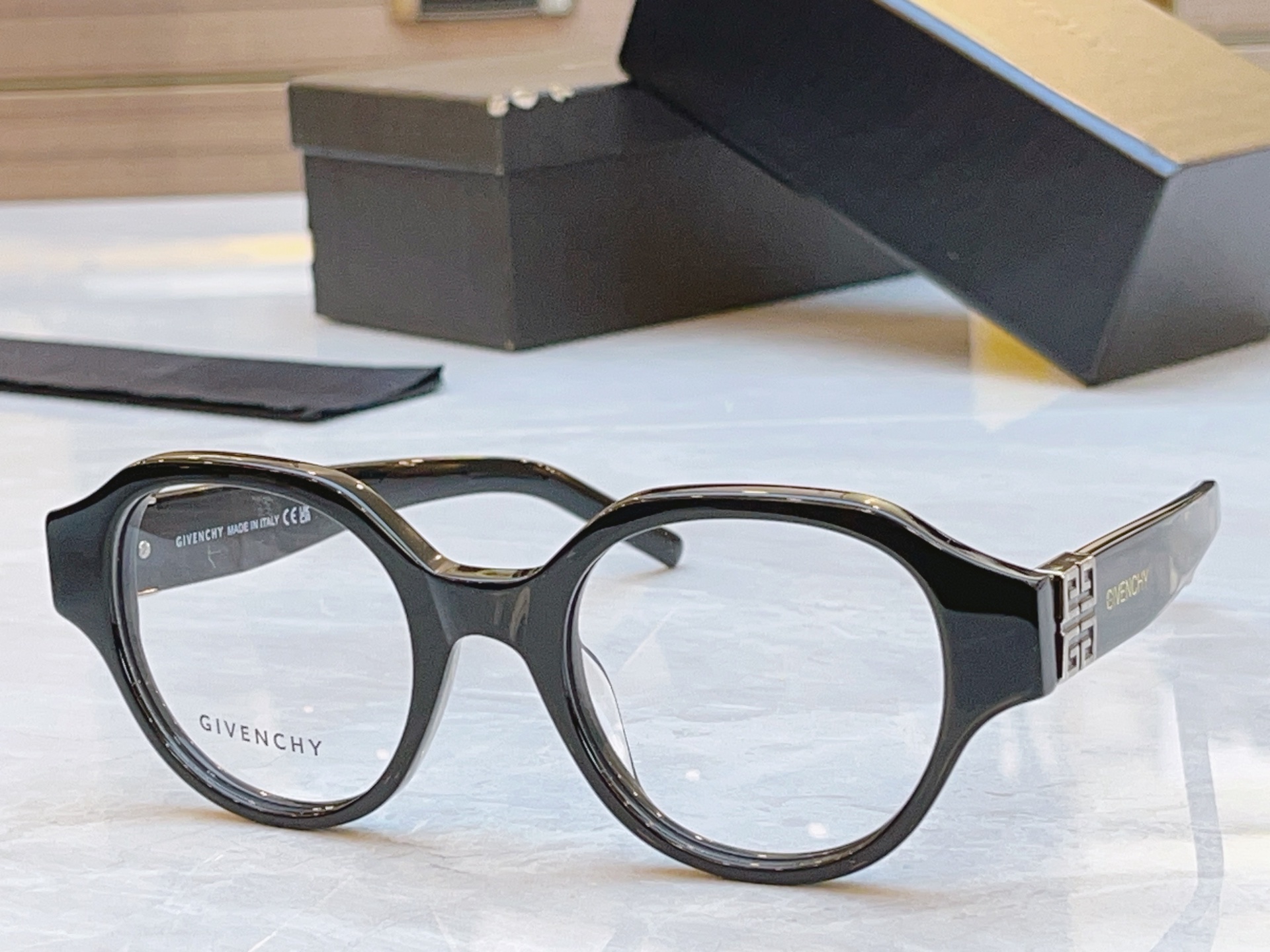 ，【GIVENCH*】纪梵*希新款眼镜架，MODEL：GV50083L，SIZE：52口20-145