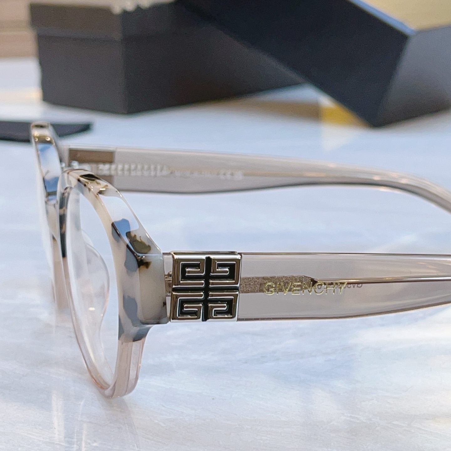 ，【GIVENCH*】纪梵*希新款眼镜架，MODEL：GV50083L，SIZE：52口20-145