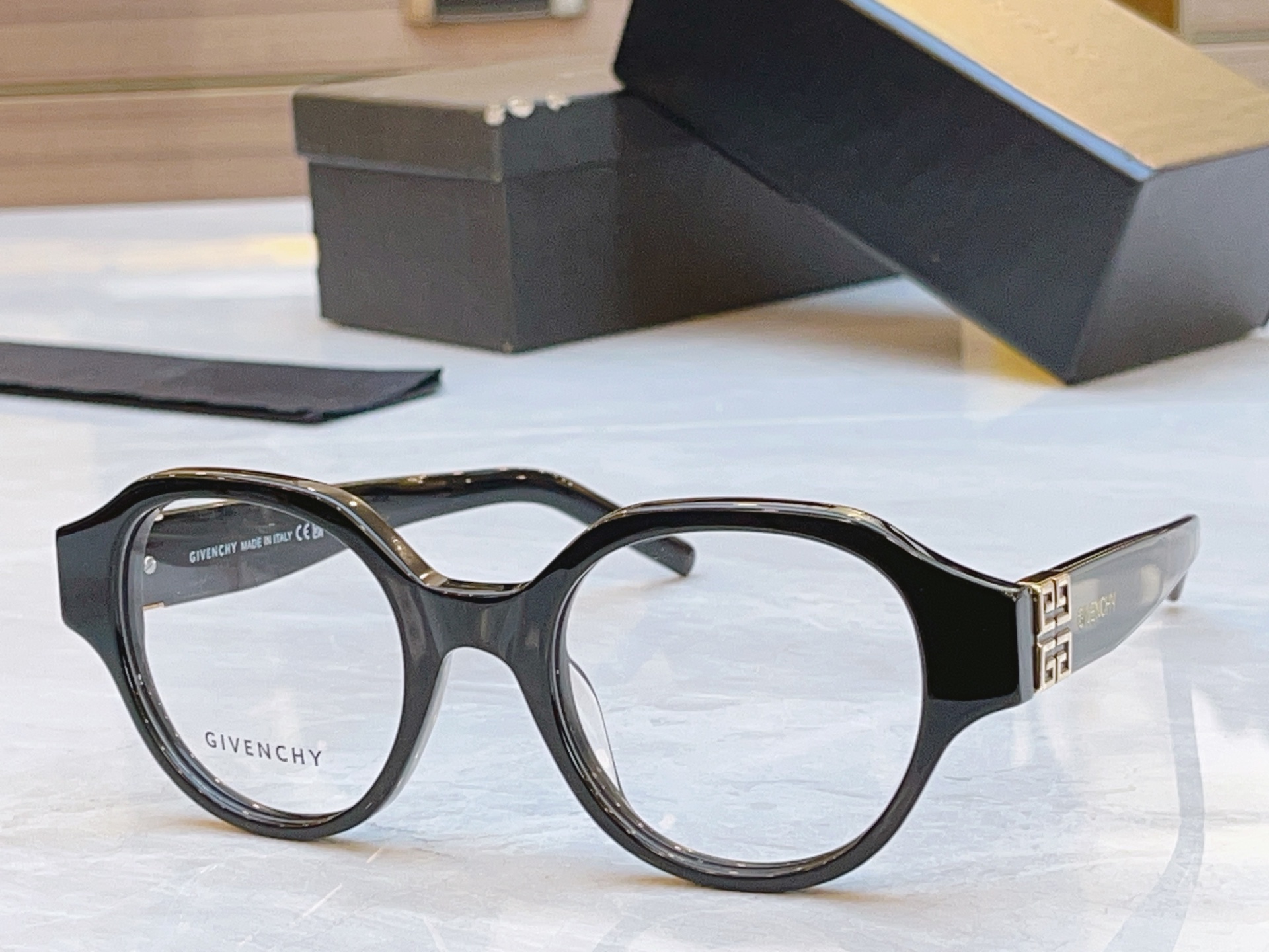 ，【GIVENCH*】纪梵*希新款眼镜架，MODEL：GV50083L，SIZE：52口20-145