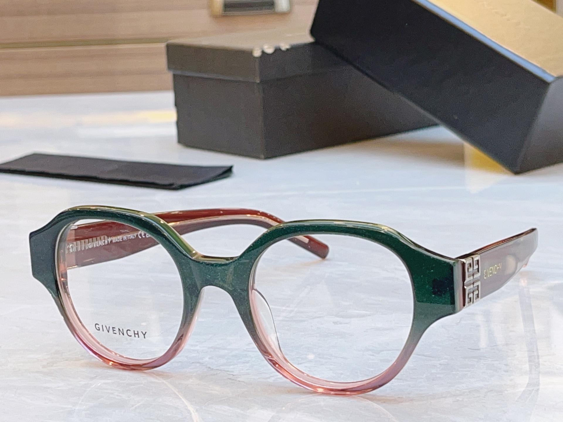 ，【GIVENCH*】纪梵*希新款眼镜架，MODEL：GV50083L，SIZE：52口20-145