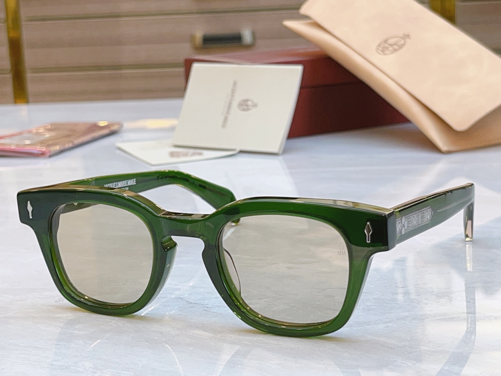 配送盒子，【Jacques Marie Mag*】 JMM新款太阳镜，Model：Julien，Size