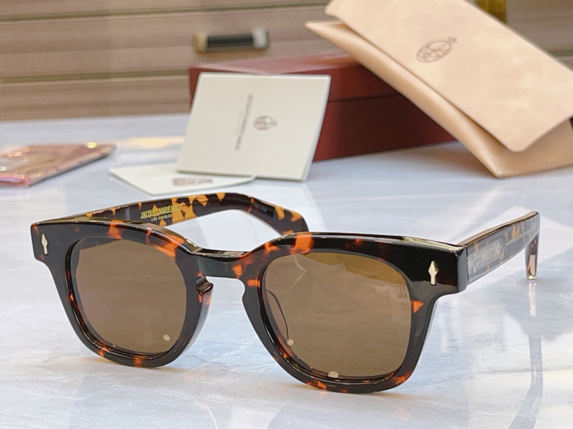 配送盒子，【Jacques Marie Mag*】 JMM新款太阳镜，Model：Julien，Size
