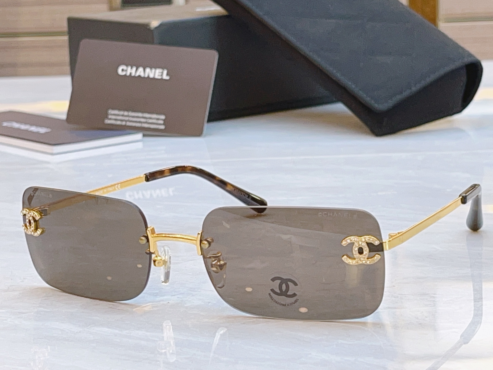 ，【CHANE*】香奈儿新款太阳镜🕶️🕶️，MODEL：CH4017-D，SIZE：62口17-120