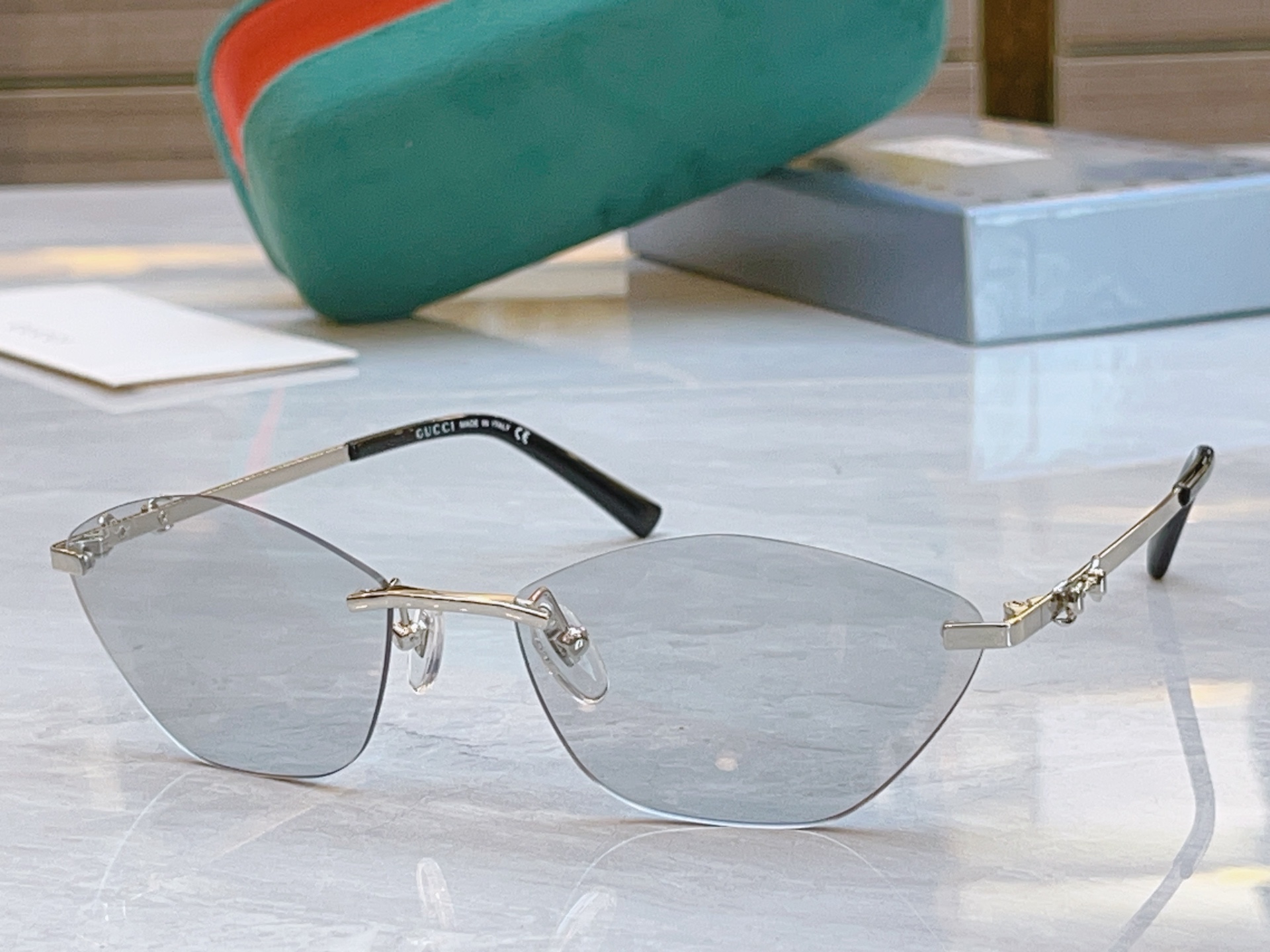 ，【GUCC*】古*驰新款太阳镜，MODEL：GG2053S ，SIZE：59口17-140