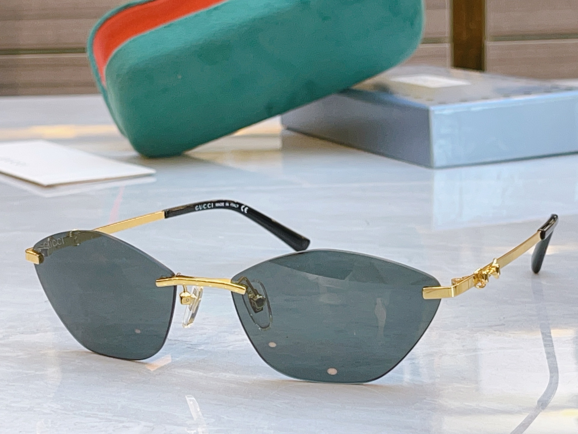 ，【GUCC*】古*驰新款太阳镜，MODEL：GG2053S ，SIZE：59口17-140