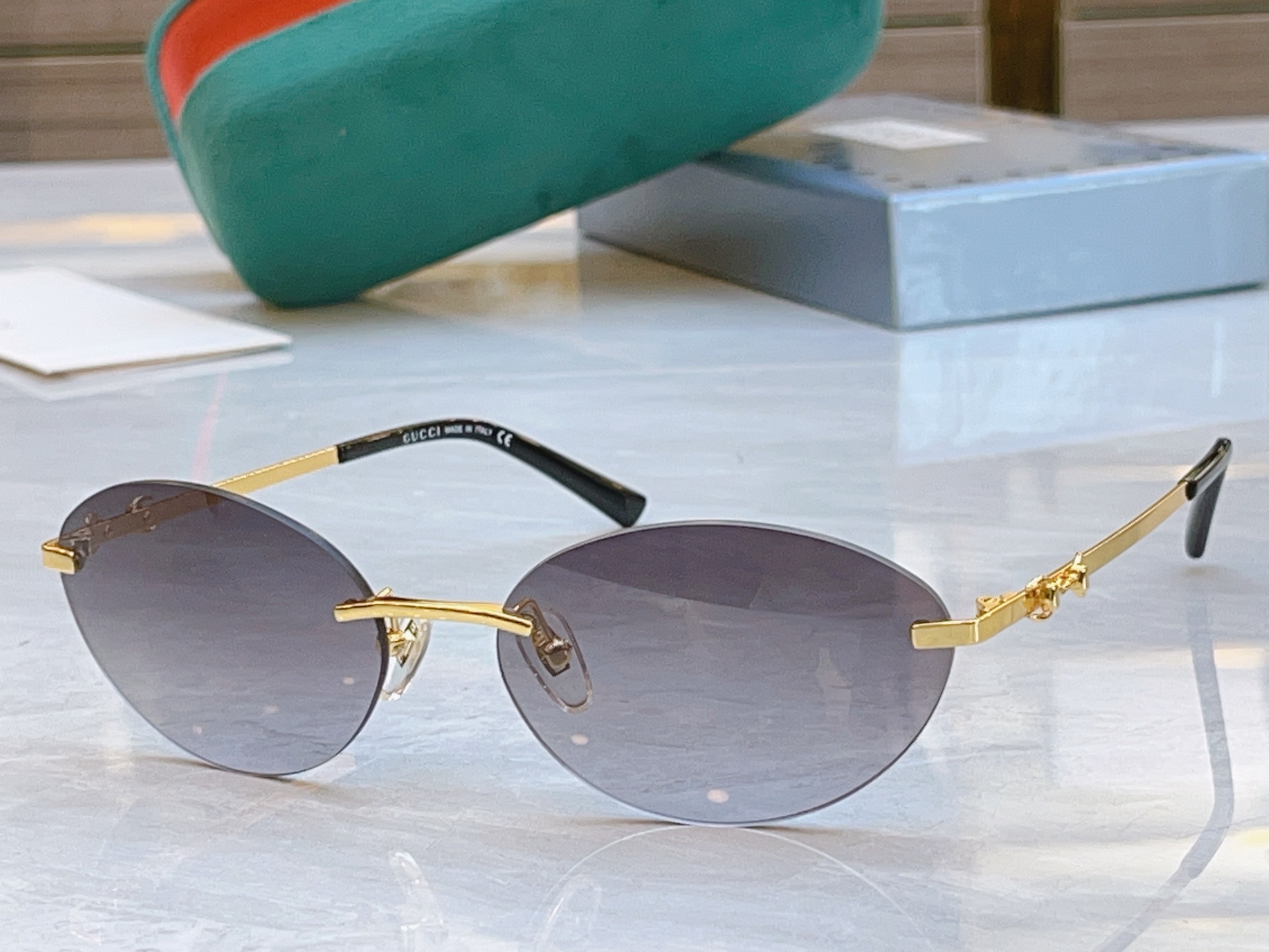 ，【GUCC*】古*驰新款太阳镜，MODEL：GG2051S ，SIZE：59口17-140