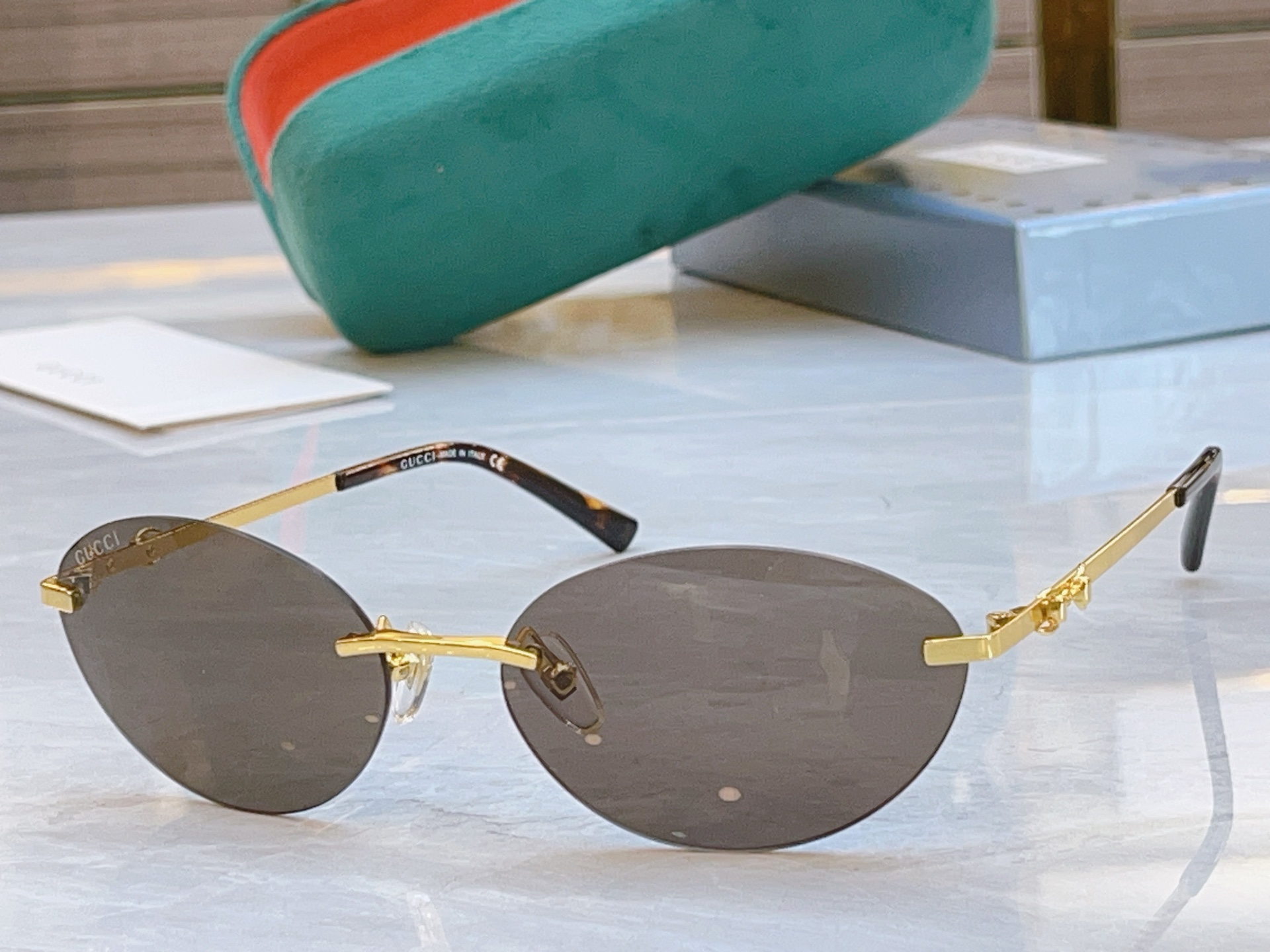 ，【GUCC*】古*驰新款太阳镜，MODEL：GG2051S ，SIZE：59口17-140