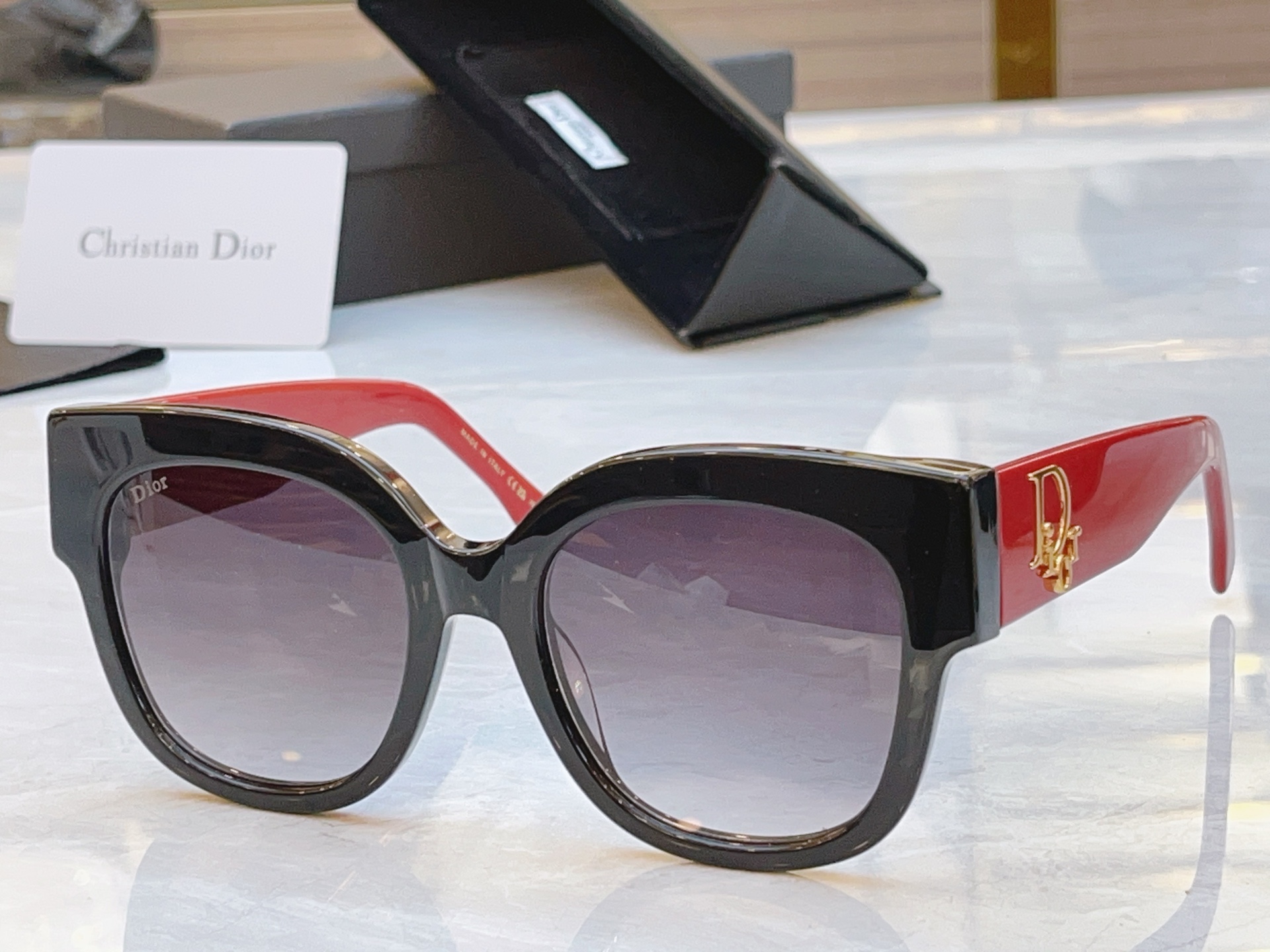 ，【DIO* 】迪*奥新款太阳镜，MODEL：DSGTA12UCR，SIZE：54口20-142