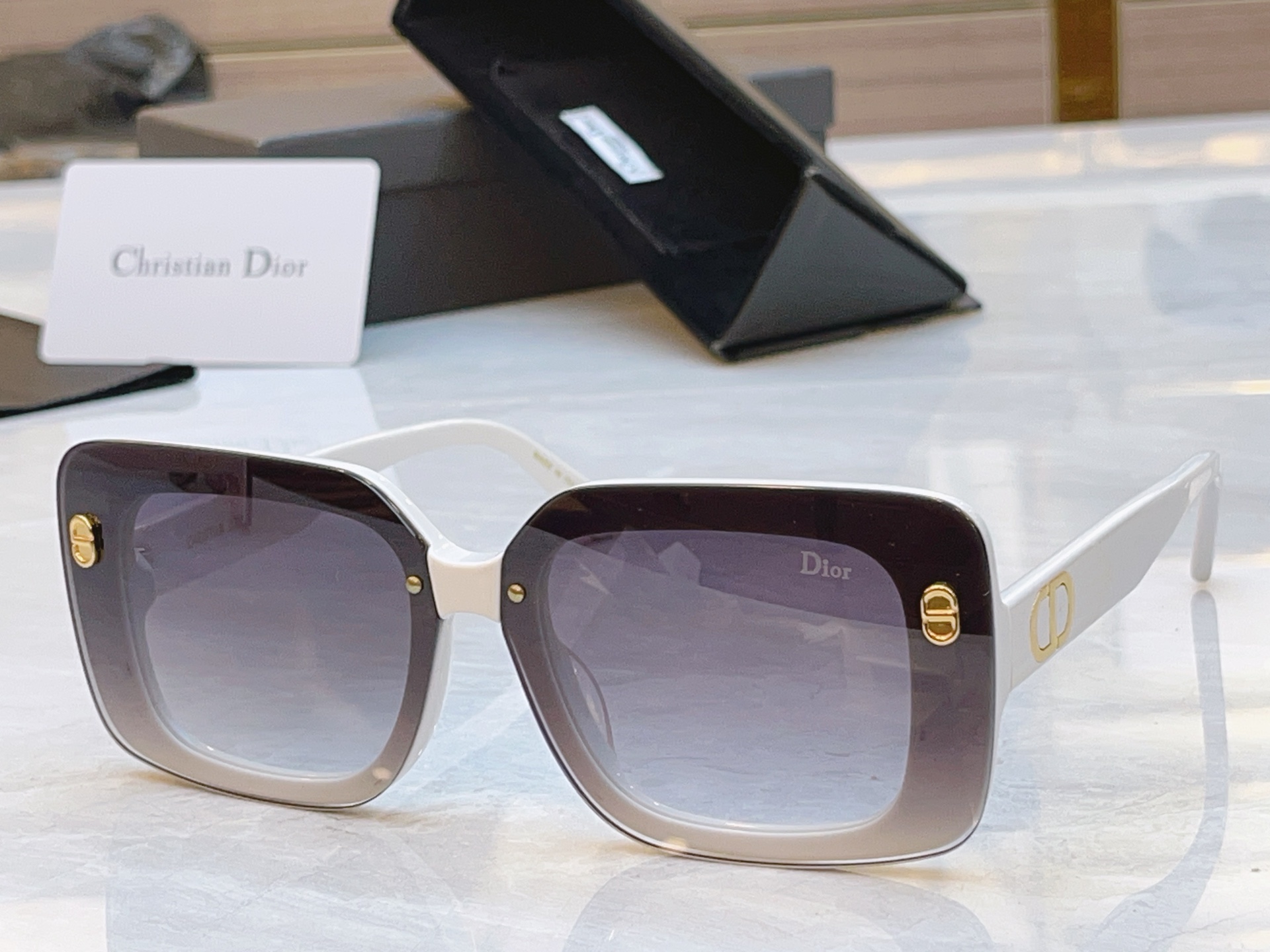 ，【DIO* 】迪*奥新款太阳镜，MODEL：DSGTA17UCR，SIZE：70口10-145