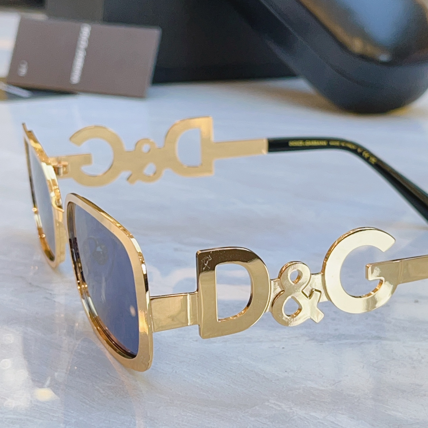 ，【DOLCE & GABBAN*】D*G新款太阳镜，MODEL：DG2058，SIZE：57口20-1