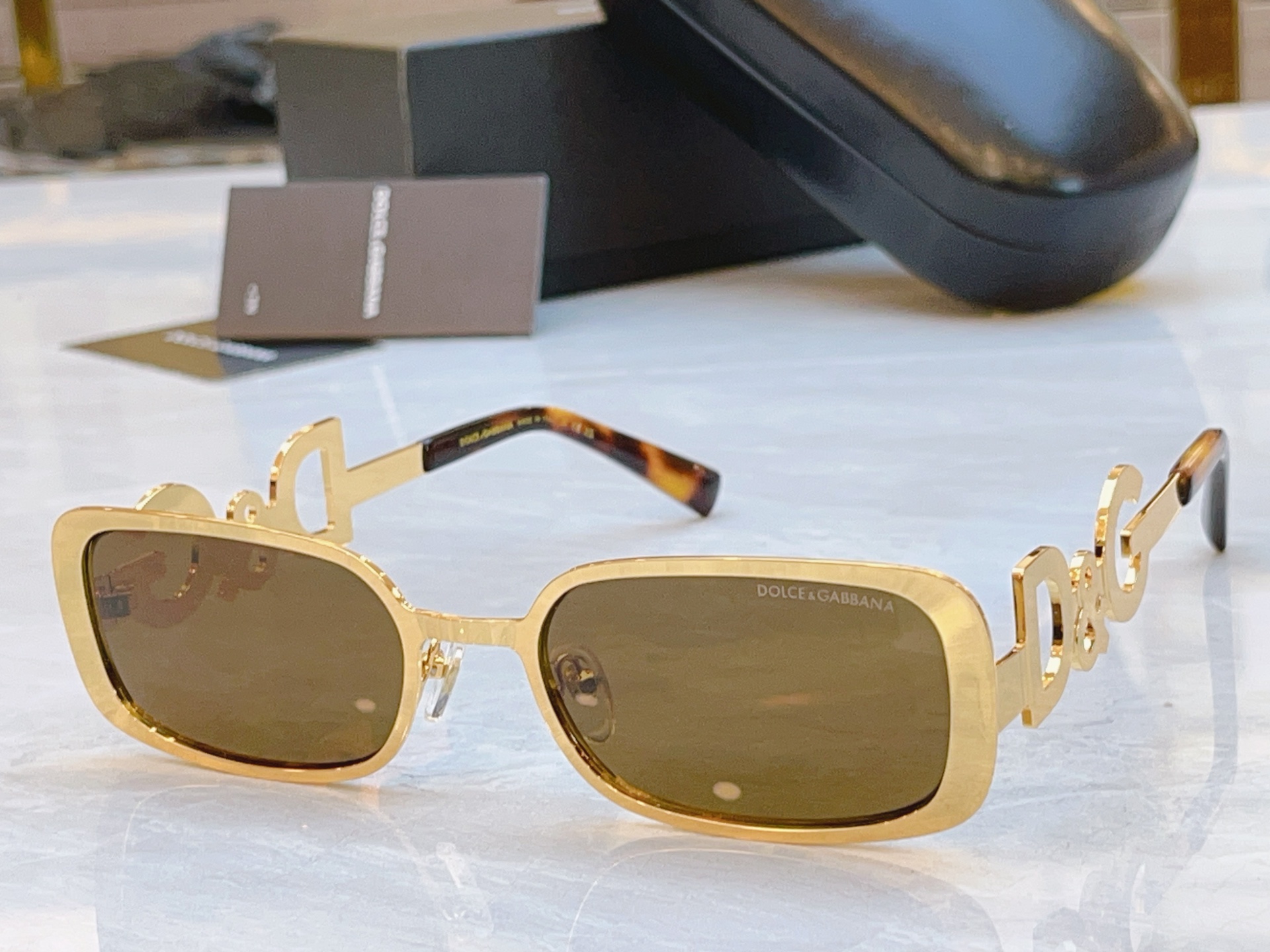 ，【DOLCE & GABBAN*】D*G新款太阳镜，MODEL：DG2058，SIZE：57口20-1