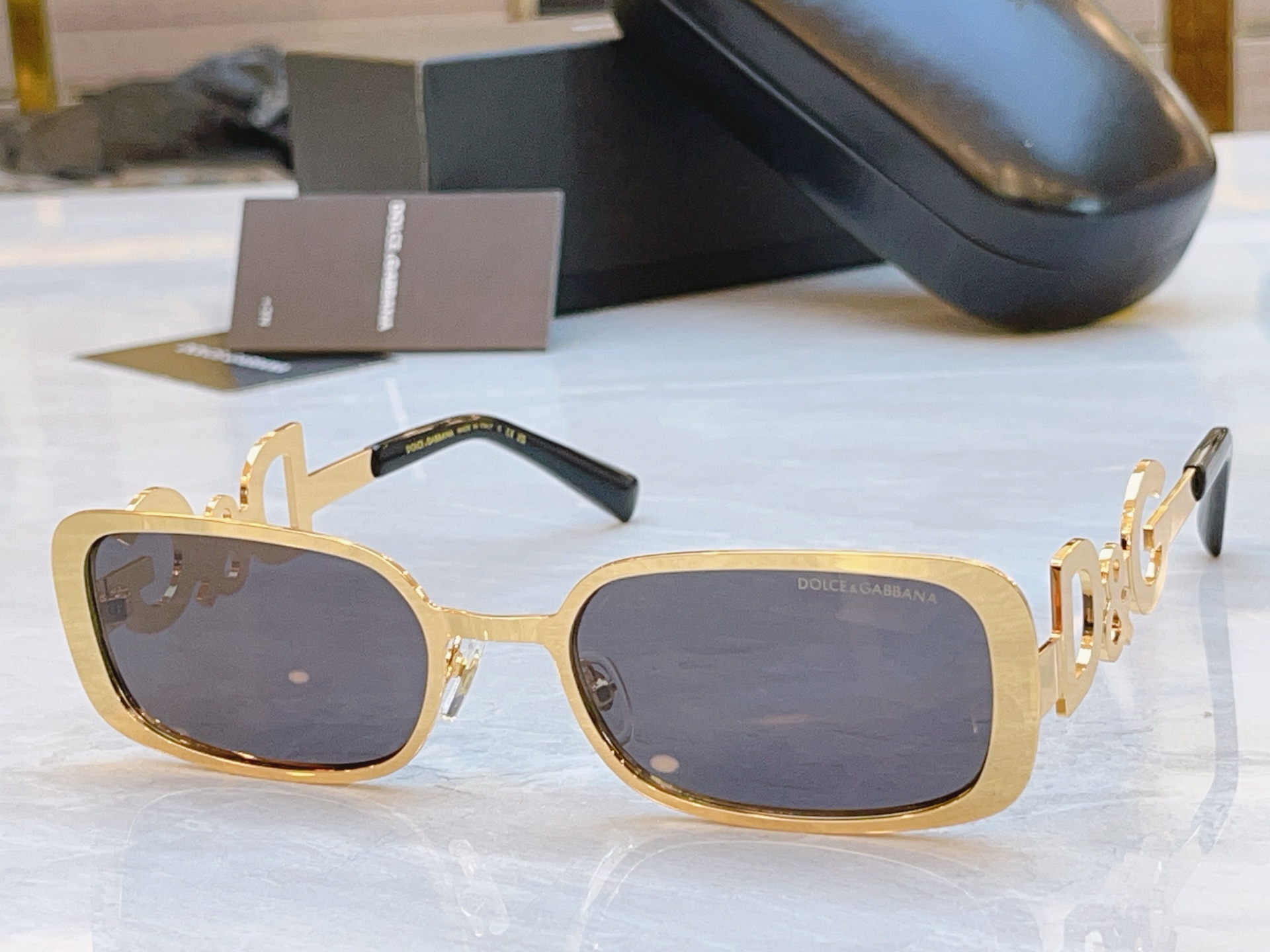 ，【DOLCE & GABBAN*】D*G新款太阳镜，MODEL：DG2058，SIZE：57口20-1