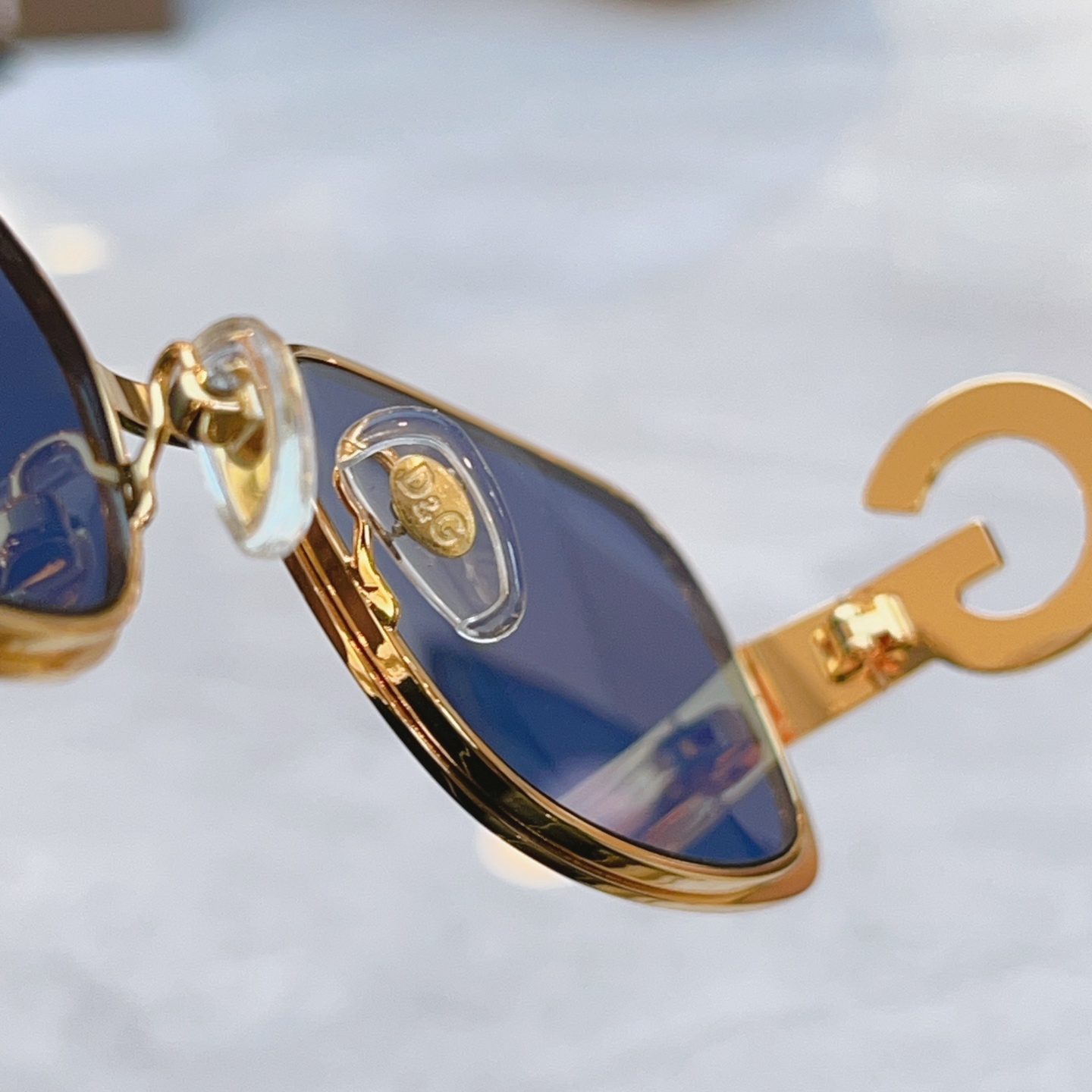 ，【DOLCE & GABBAN*】D*G新款太阳镜，MODEL：DG2058，SIZE：57口20-1