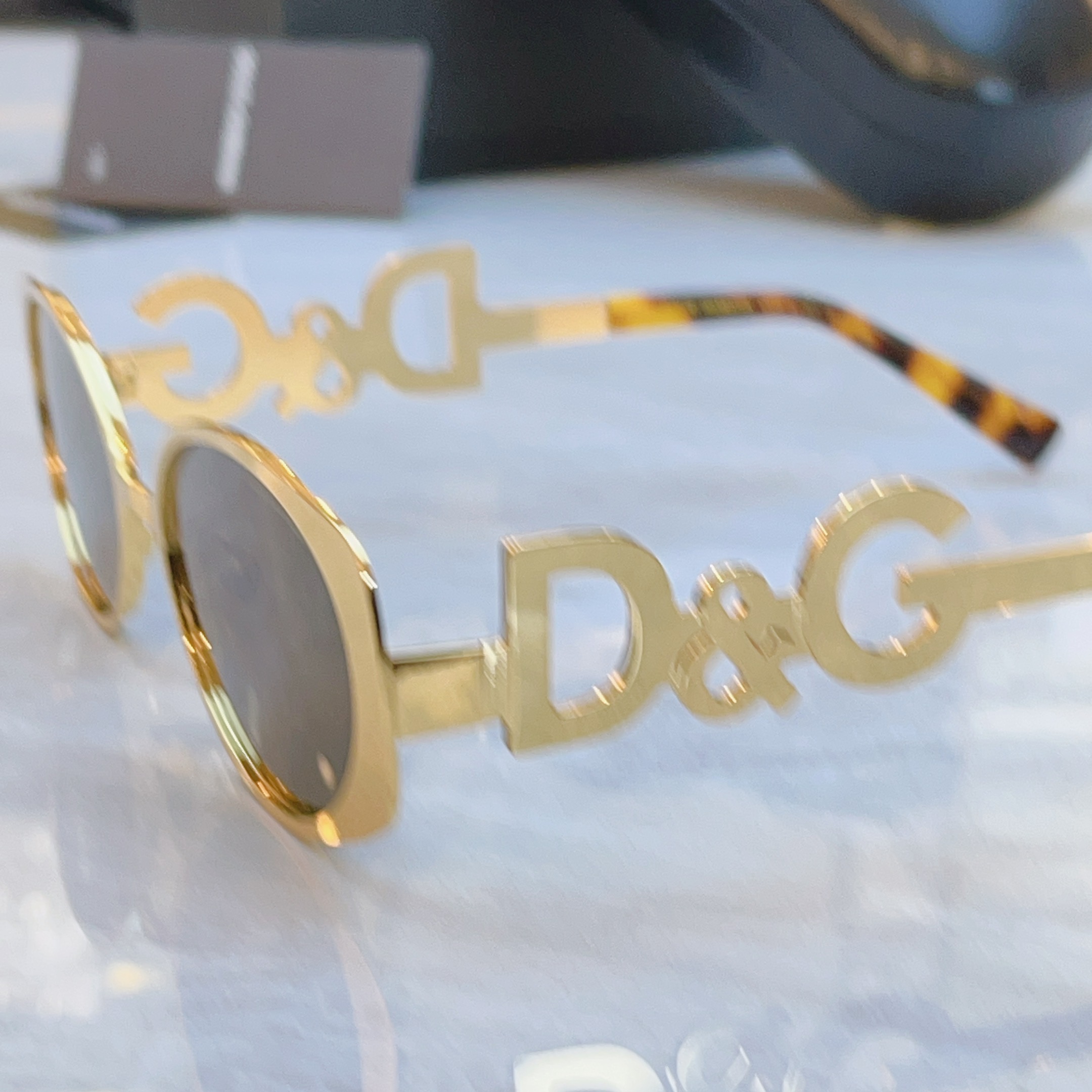 ，【DOLCE & GABBAN*】D*G新款太阳镜，MODEL：DG1620，SIZE：56口20-1