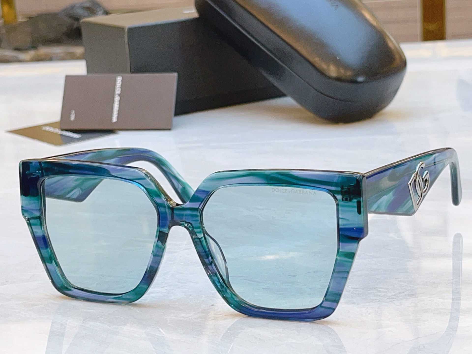 ，【DOLCE & GABBAN*】D*G新款太阳镜，MODEL：DG4438，SIZE：55口18-1