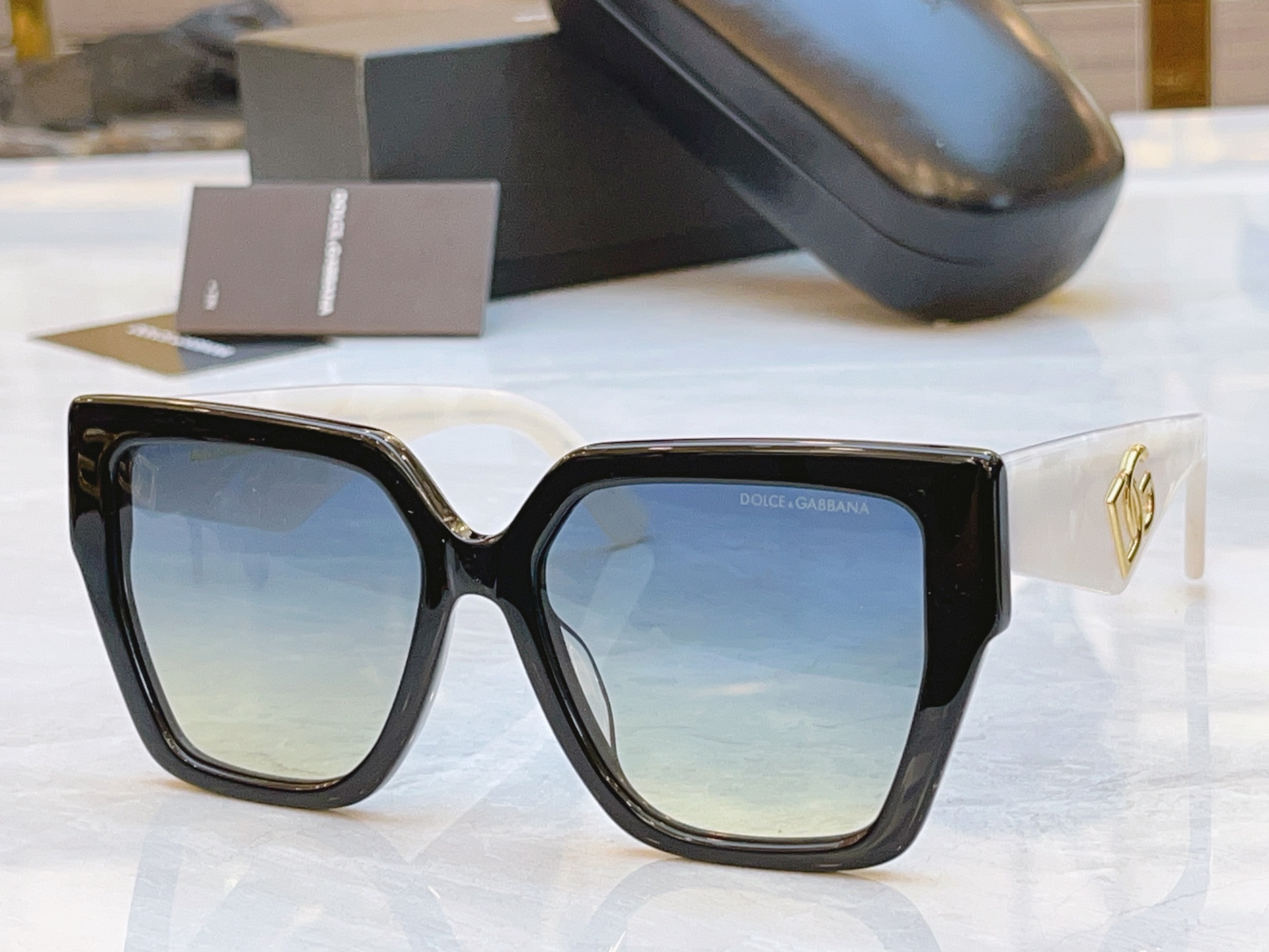 ，【DOLCE & GABBAN*】D*G新款太阳镜，MODEL：DG4438，SIZE：55口18-1