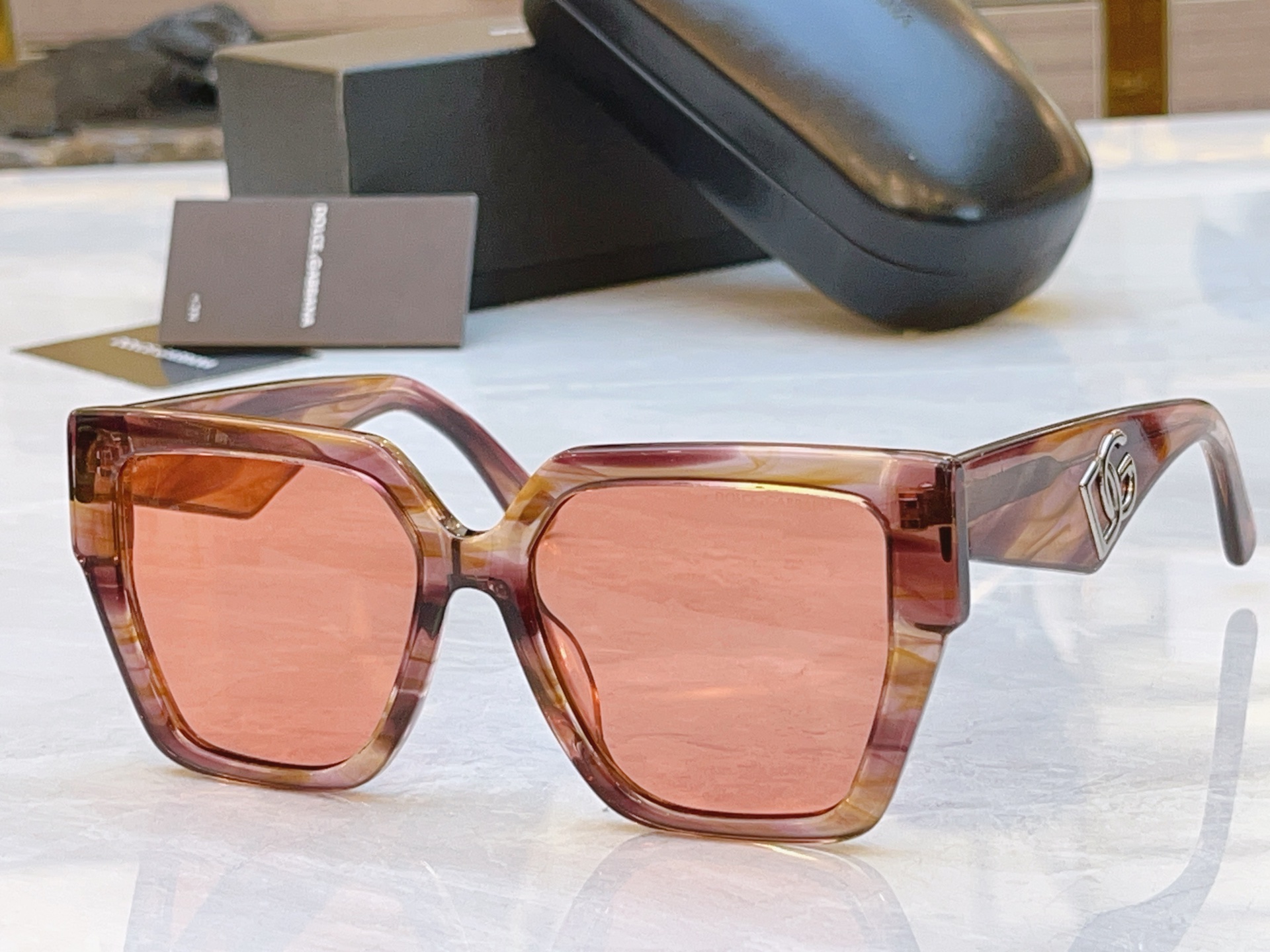 ，【DOLCE & GABBAN*】D*G新款太阳镜，MODEL：DG4438，SIZE：55口18-1