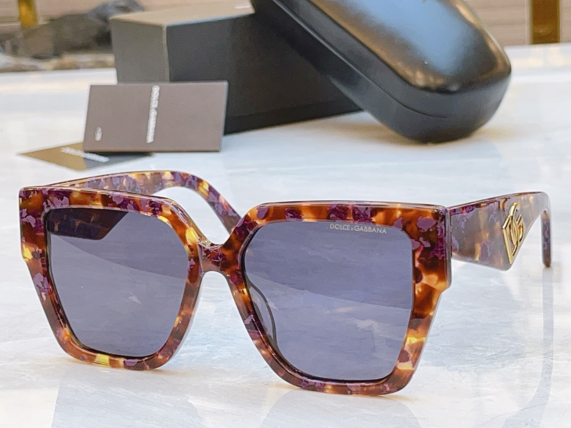 ，【DOLCE & GABBAN*】D*G新款太阳镜，MODEL：DG4438，SIZE：55口18-1