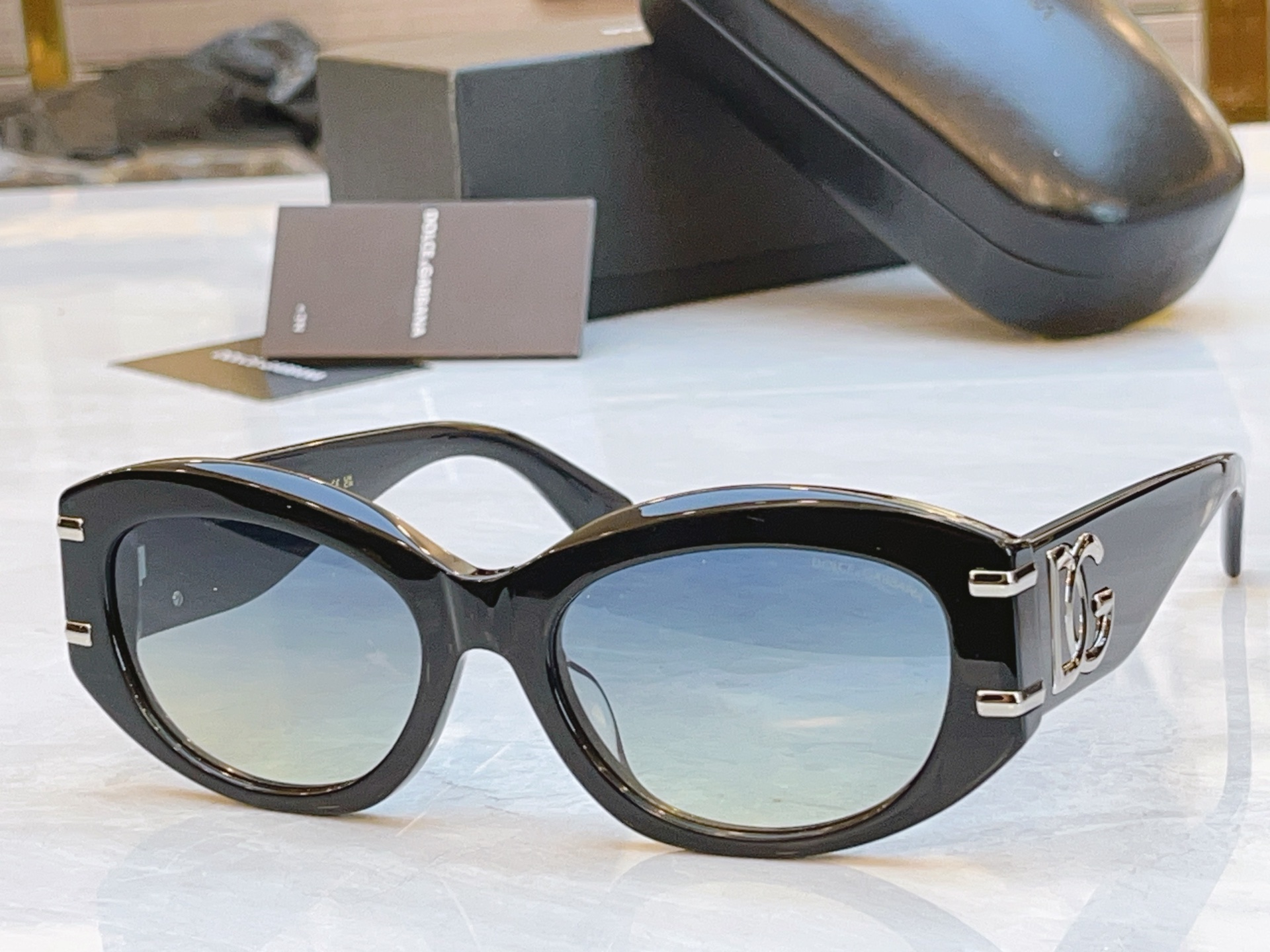 ，【DOLCE & GABBAN*】D*G新款太阳镜，MODEL：DG4502，SIZE：56口19-1