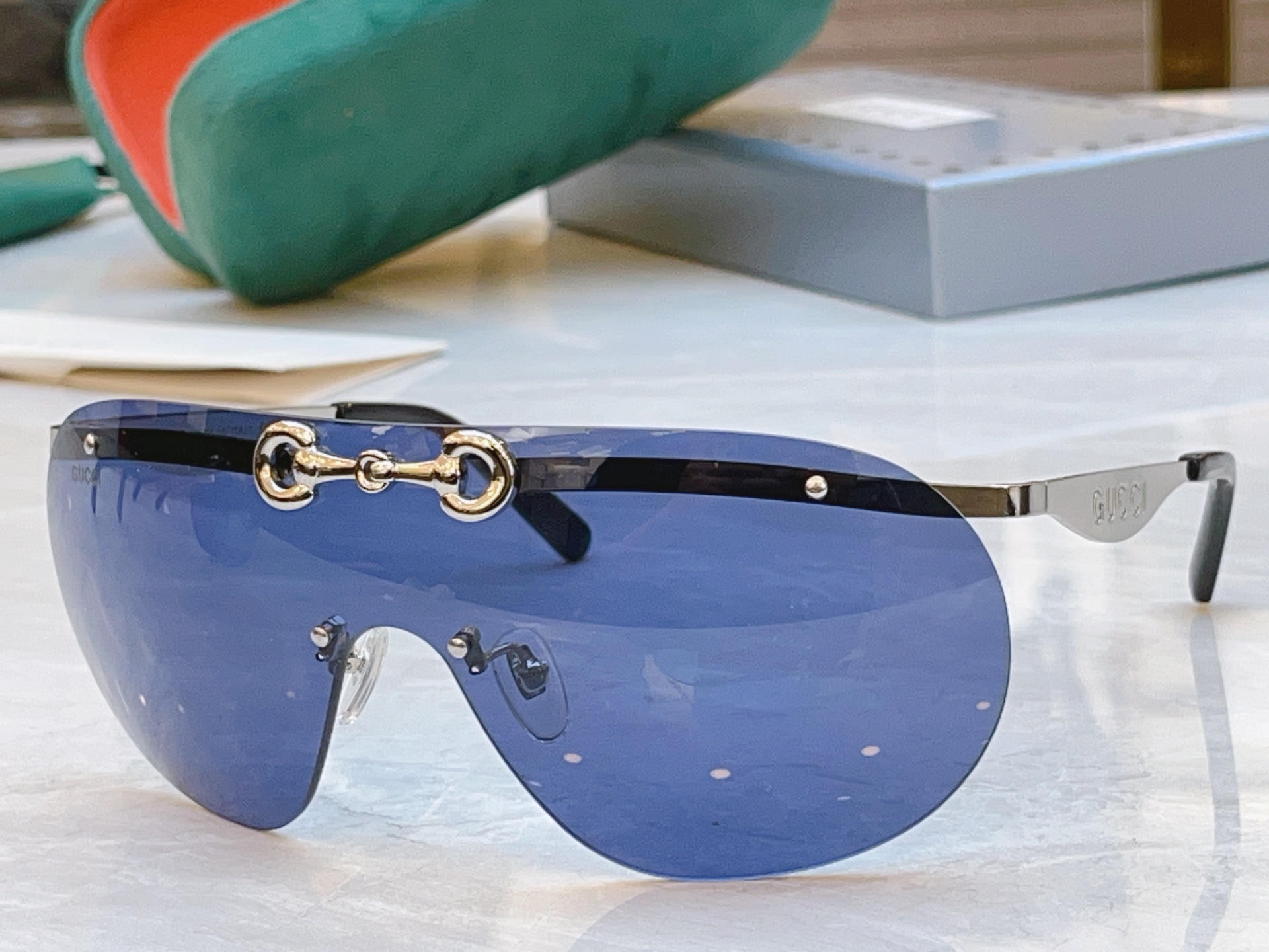 ，【GUCC*】古*驰新款太阳镜，MODEL：GG1656S ，SIZE：146口0-122