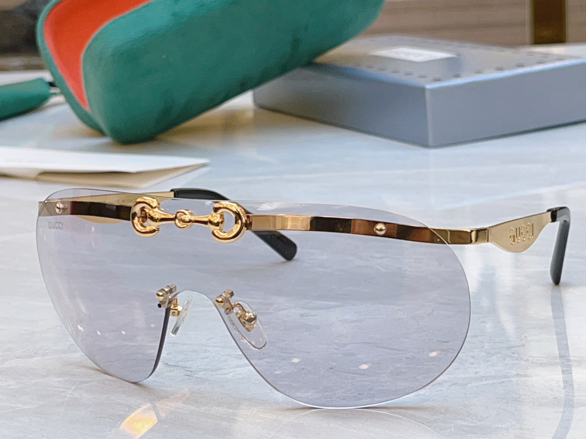 ，【GUCC*】古*驰新款太阳镜，MODEL：GG1656S ，SIZE：146口0-122