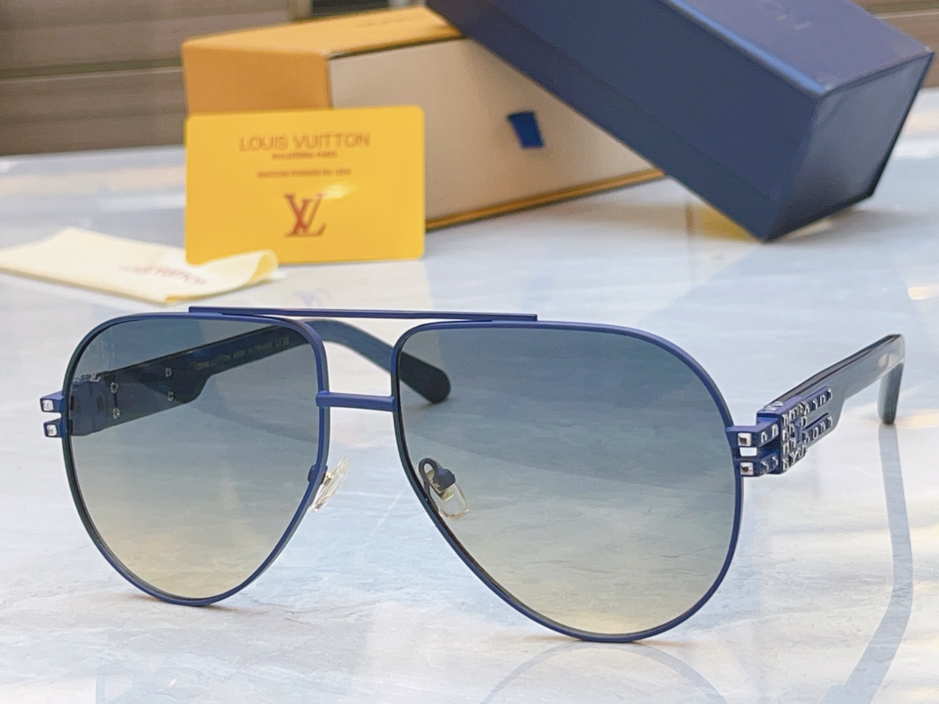 ，【LOUIS VUITTO*】路易*威登新款太阳镜，MODEL：Z2017U，SIZE：62口15-1